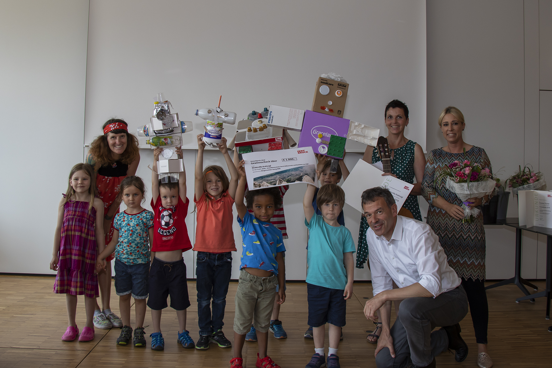 3. Platz: Die Kindervilla Kravogl leistet mir ihrem eingereichten Projekt „Globy – Umweltbewusstsein durch Müllsammeln und Basteleien aus Müll“ einen wertvollen Beitrag zur Vermeidung von Müll.