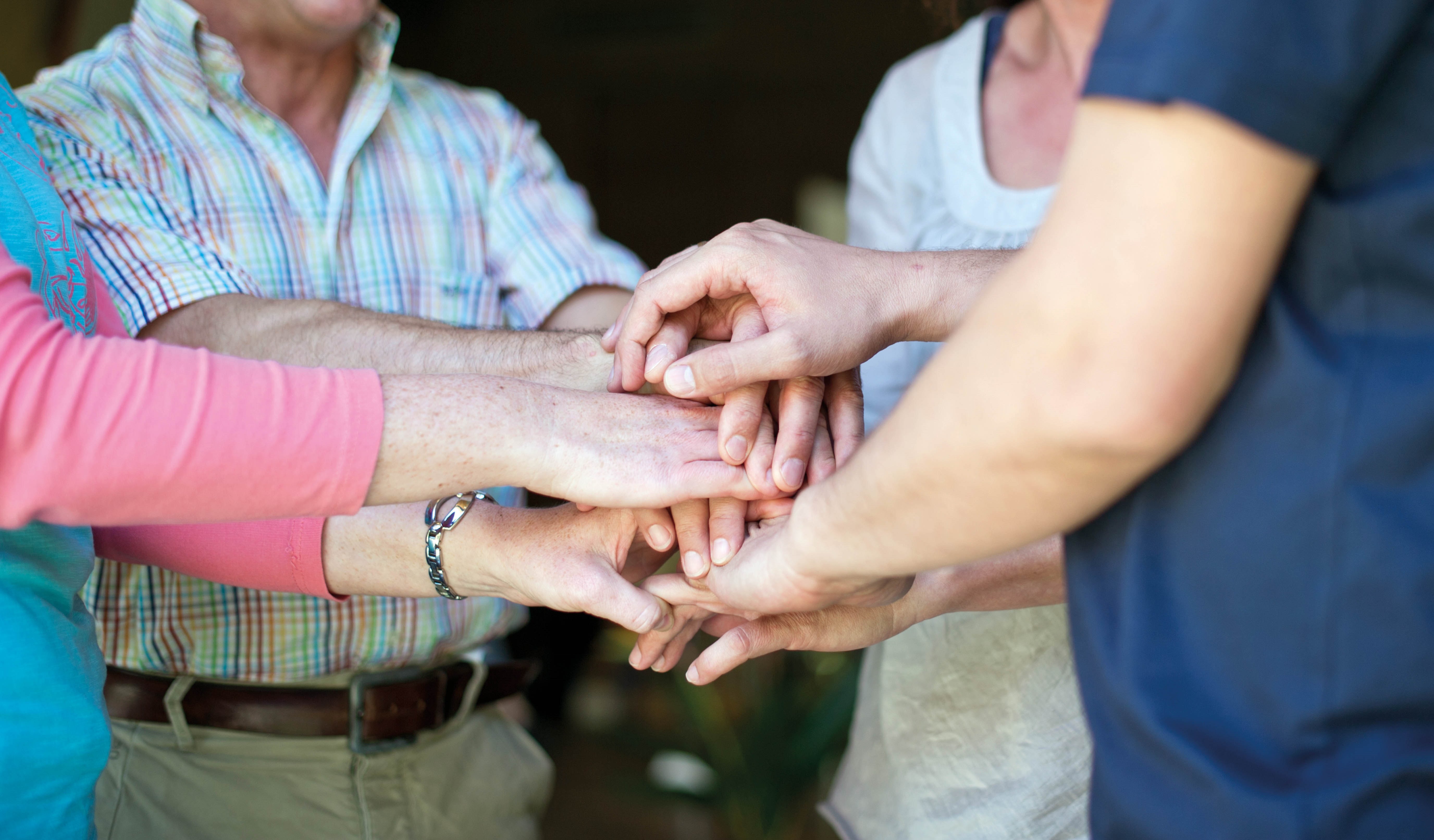 In Innsbruck wird das Miteinander der Generationen großgeschrieben. Beim Thema SeniorInnen greift eine Hand in die andere.