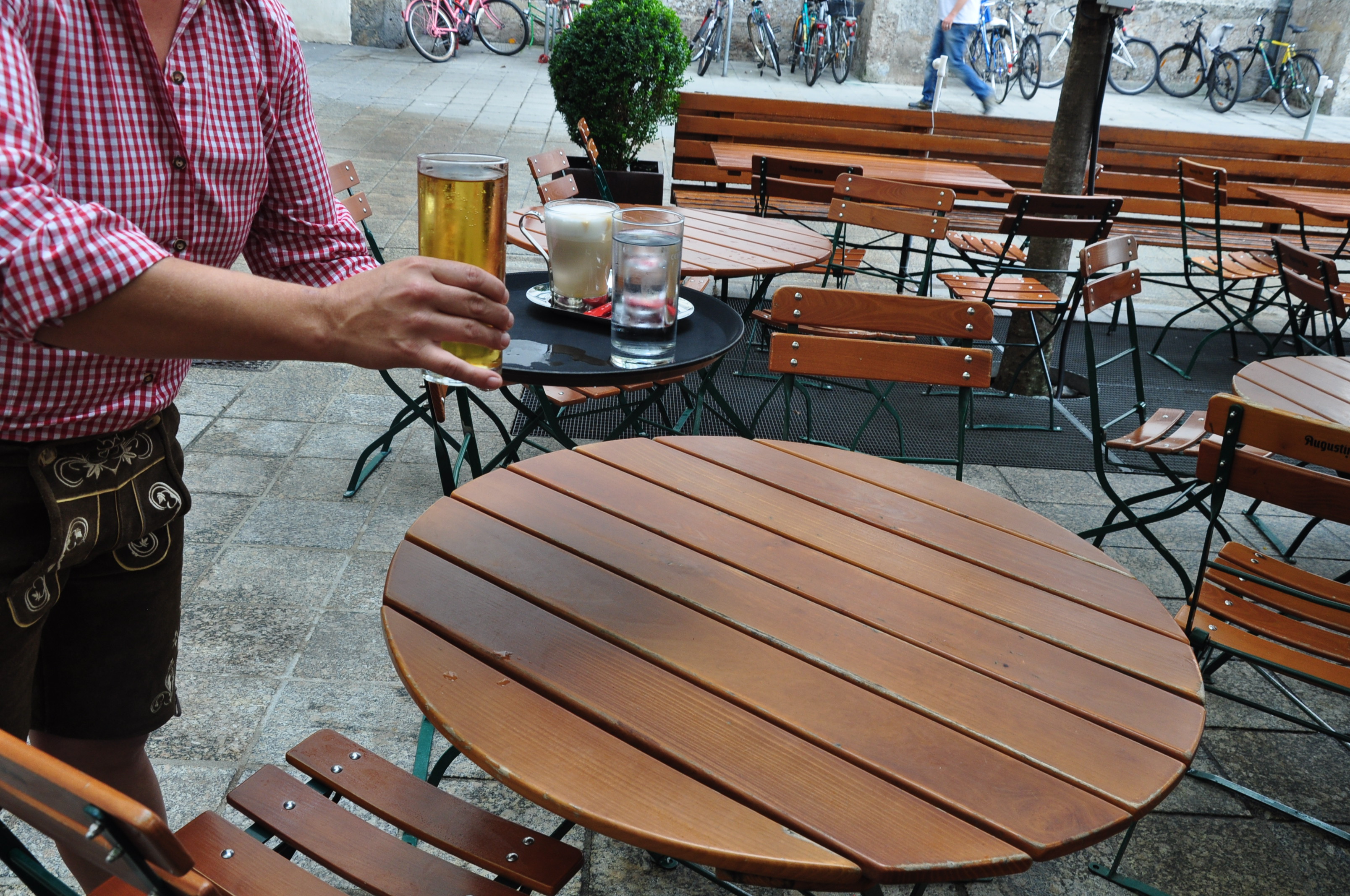 Ab 25. September 2020 gilt "Sperrstunde 22.00" für Gastronomiebetriebe in Tirol.