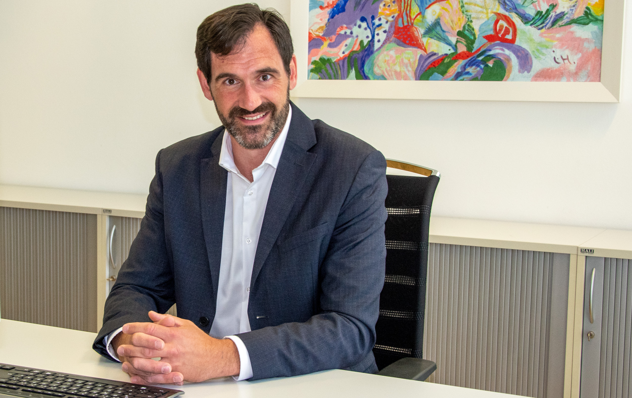 Finanzdirektor Johannes Müller hat sich bereits einen ersten Überblick im Innsbrucker Rathaus verschafft.