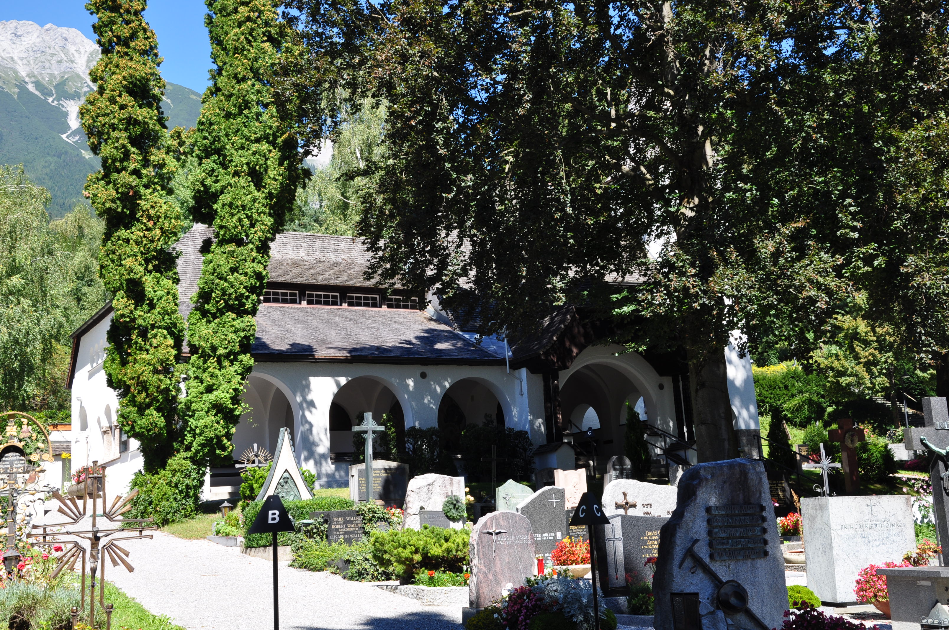 Innsbrucks Friedhöfe werden in einer europaweiten virtuellen Ausstellung gezeigt.