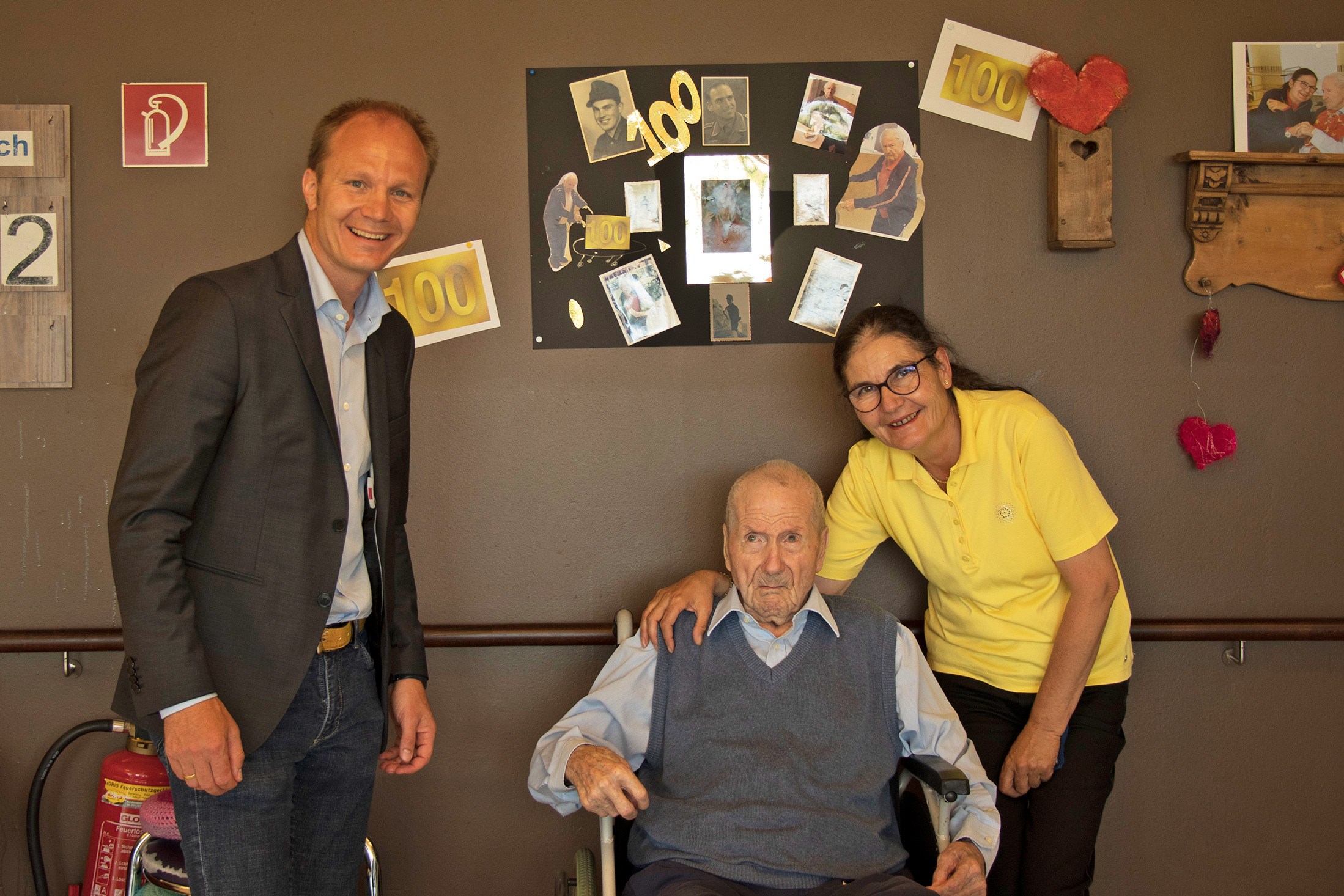 Rudolf Heis feierte seinen 100. Geburtstag gemeinsam mit seiner Tochter und Vizebürgermeister Johannes Anzengruber.