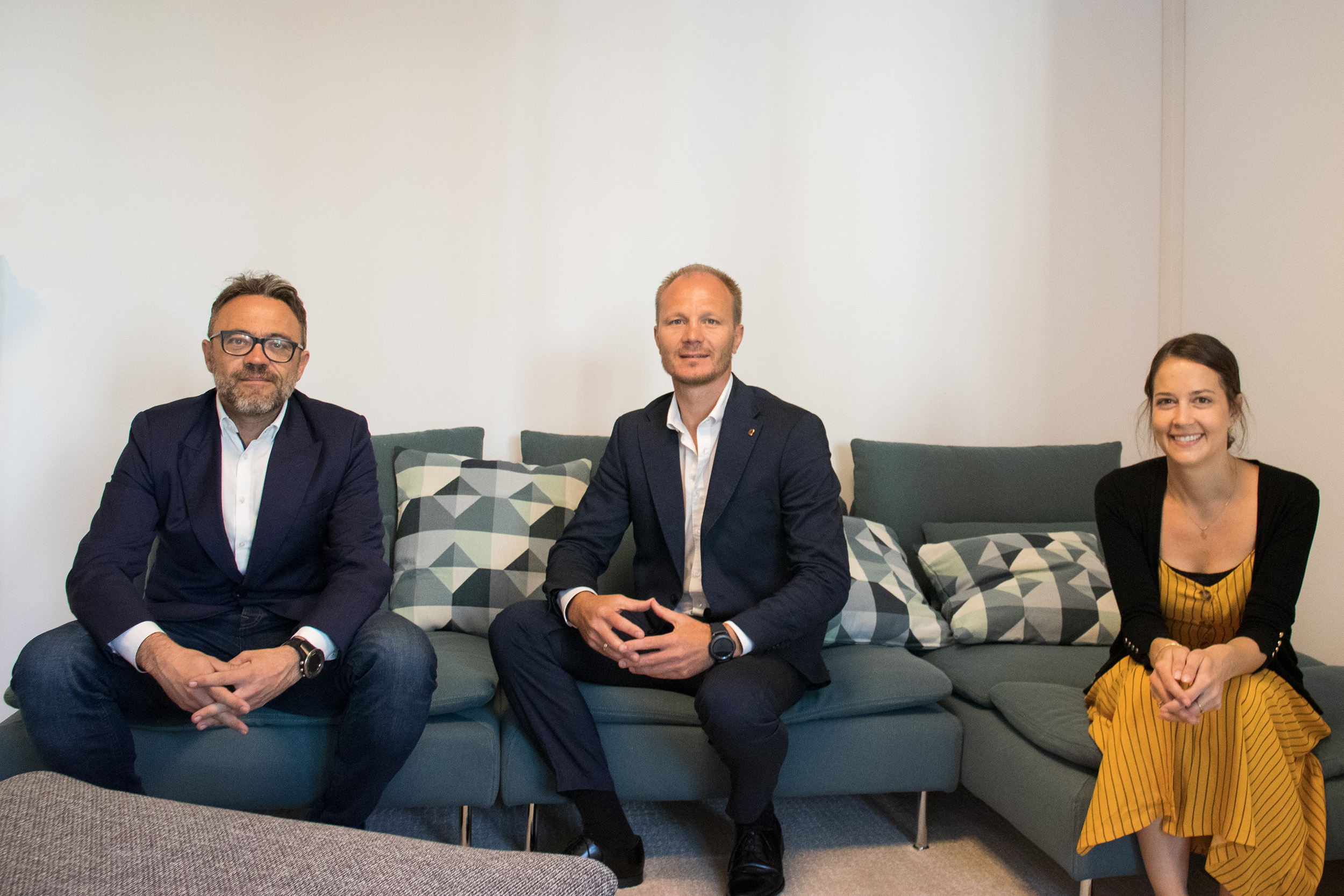 Vizebürgermeister Johannes Anzengruber (M.) besuchte den neuen Notraum für Frauen in Innsbruck (NORA). Einrichtungsleiterin Jennifer Hausberger (r.) und TSD-Geschäftsführer Johann Aigner (l.) zeigten ihm den geschützten Wohnraum, der für Frauen in akuter und verdeckter Wohnungslosigkeit oder in prekären Wohnsituationen gedacht ist.
