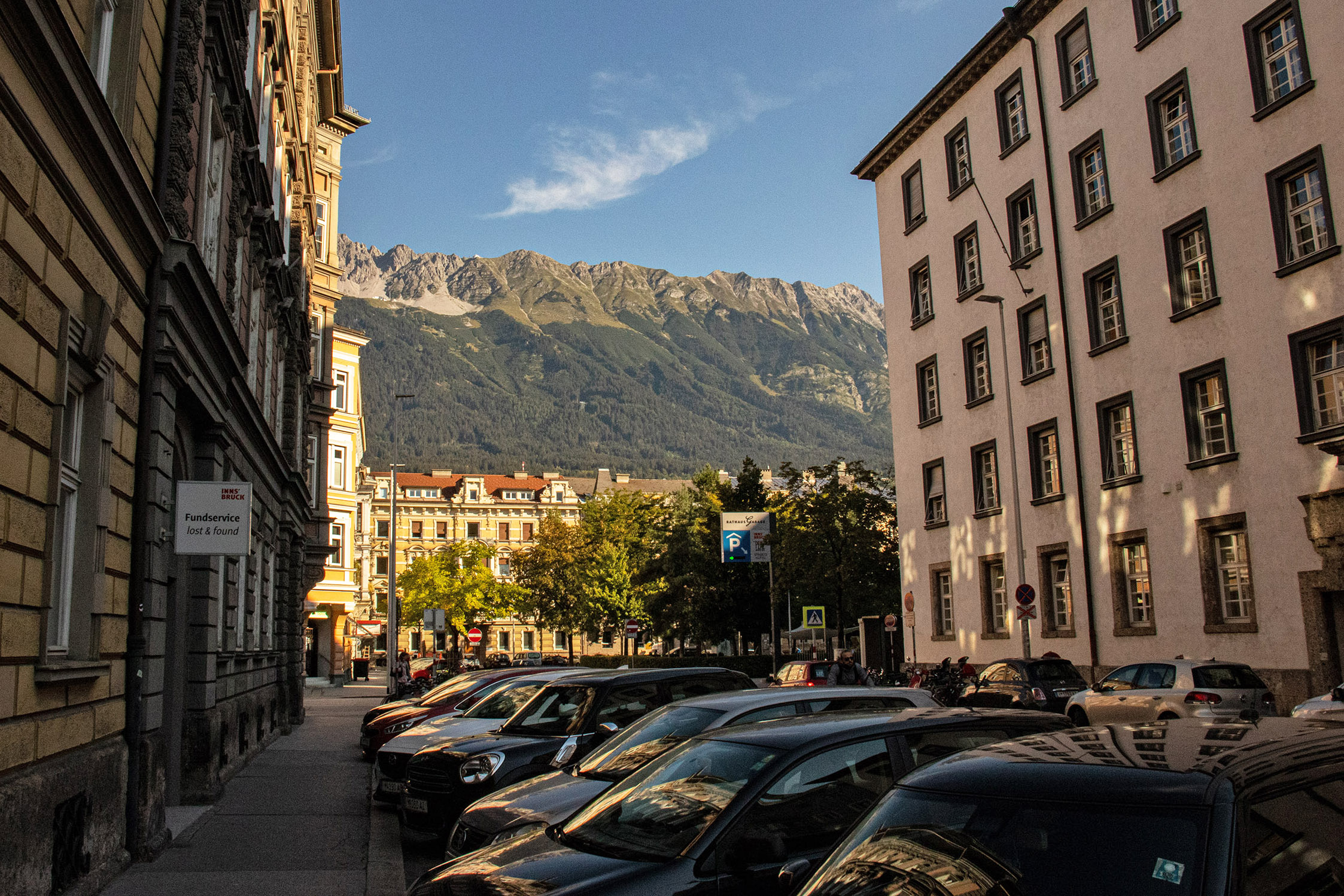 Seit vergangenem September ist die Parkraumbewirtschaftung in vier Kurzparkzonen der Innsbrucker Innenstadt ausgesetzt.