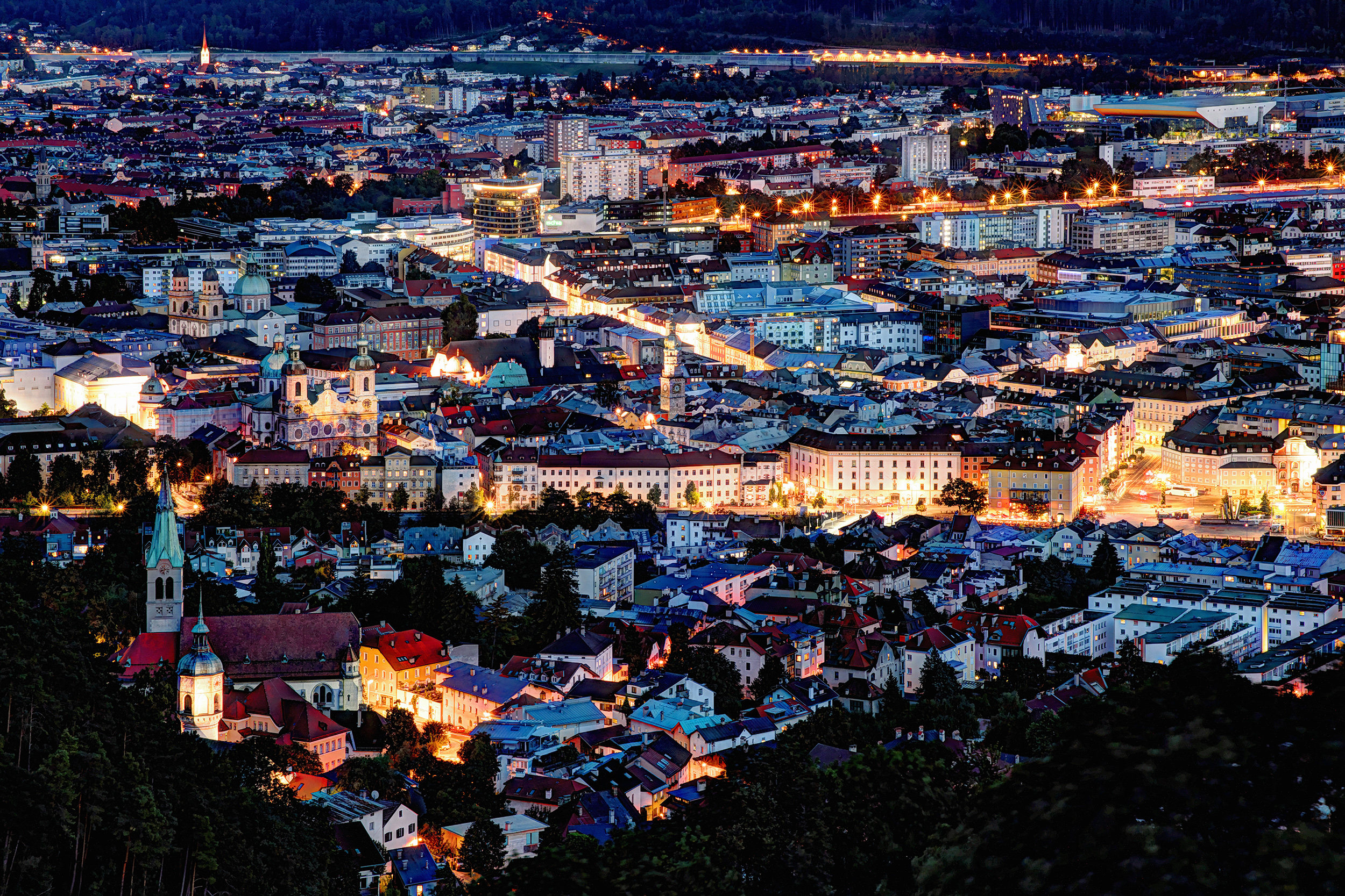 Das neue LED-Licht spart Strom und verbessert die Lebensqualität für Menschen und Tiere.