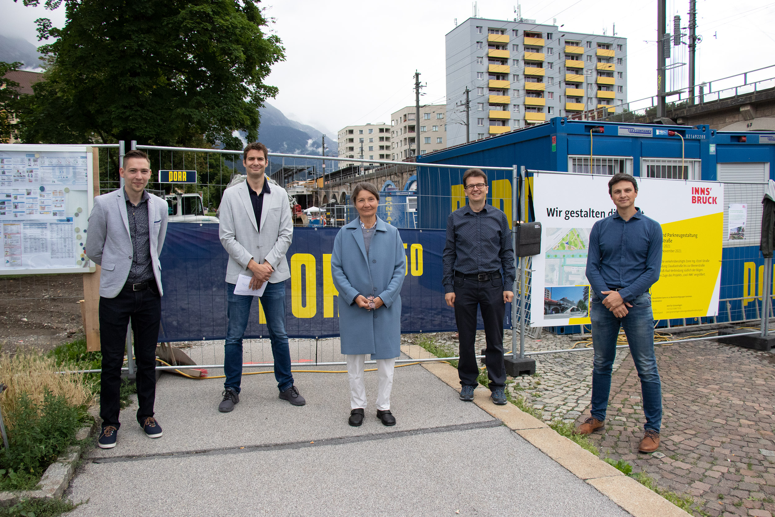 Belebung rund um die Messe als gemeinsames Ziel (von links): ÖBB-Projektmanager Christoph Lindner, Martin Hauschild (Amtsvorstand Verkehrsplanung und Klimastrategien), Stadträtin Uschi Schwarzl, Markus Pinter (Grünanlagen Planung und Bau) und Florian Wolf (Amt für Tiefbau).
