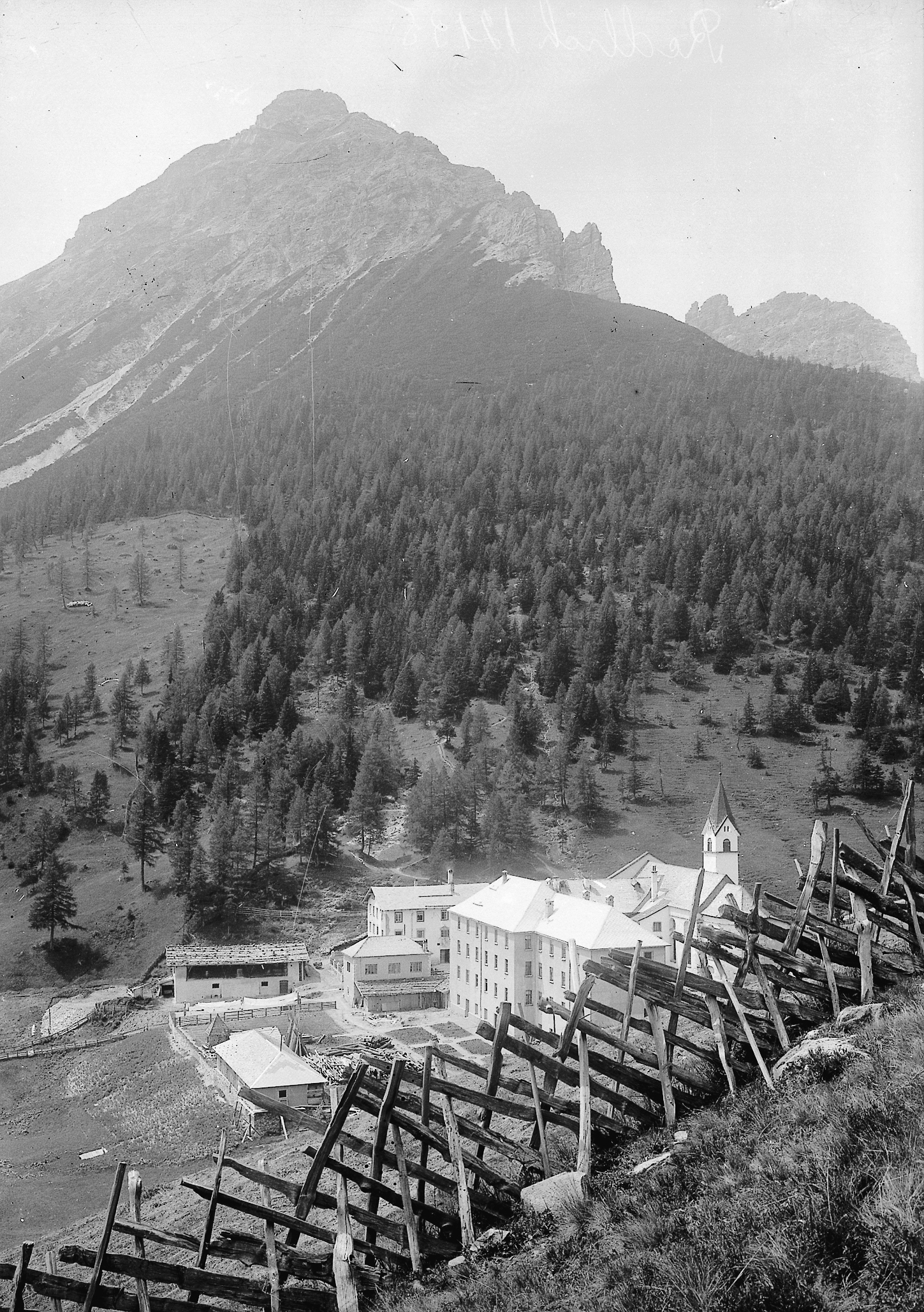 Kloster Maria Waldrast gegen die Serles, nach 1916