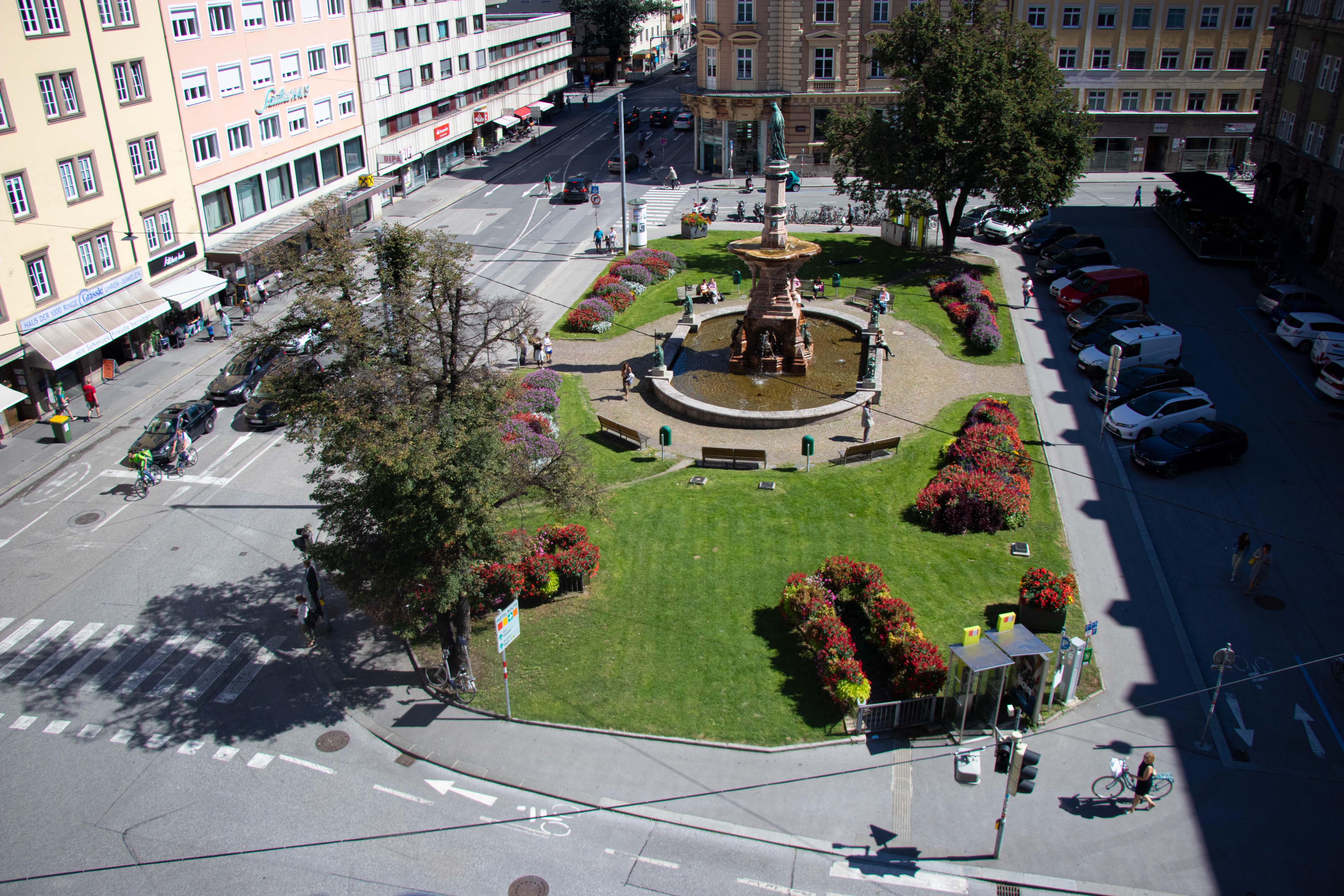 30 neue Bäume sowie die geplante Verkehrsberuhigung sollen den Bozner Platz zukünftig attraktivieren.