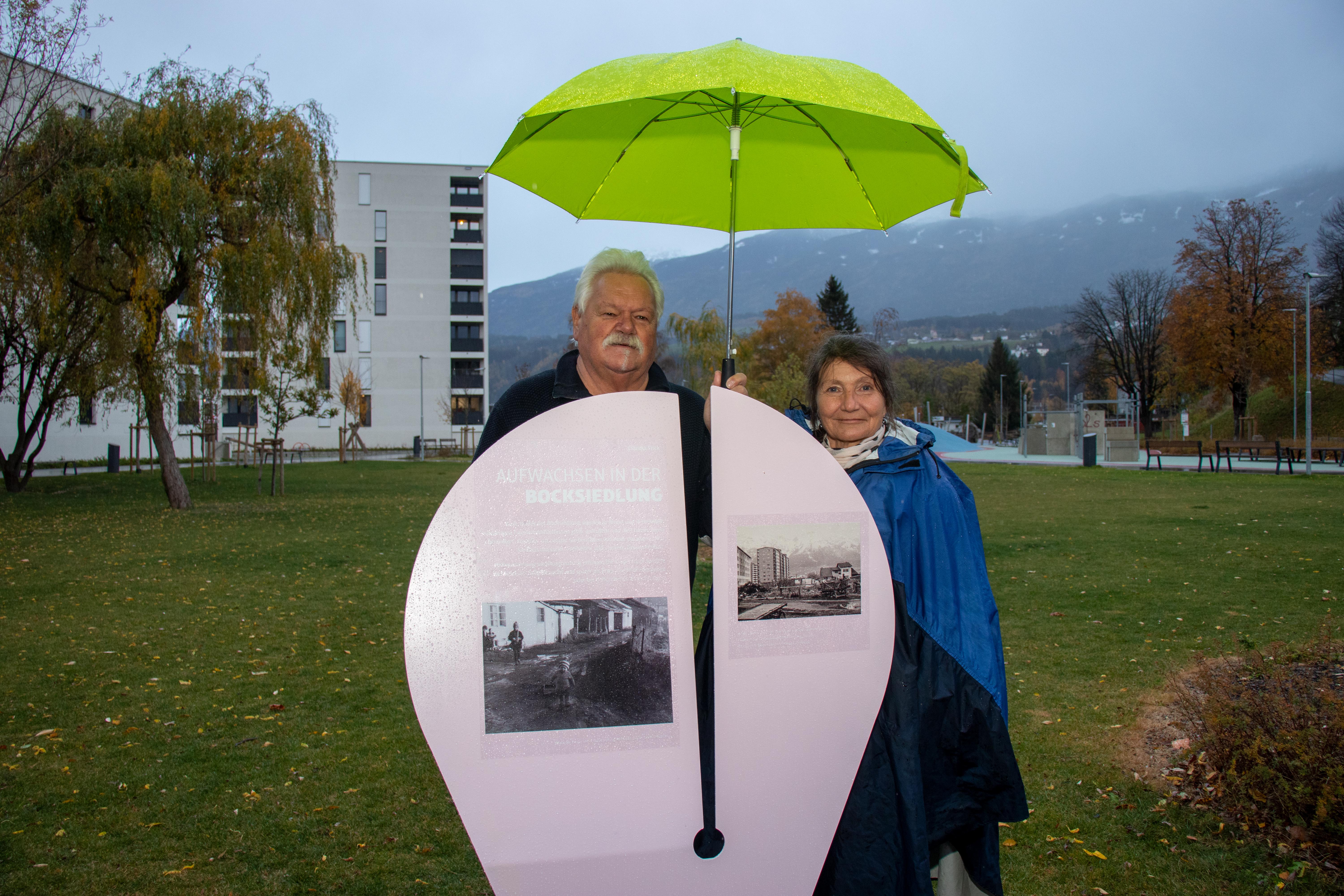Helmut Mühlmann ist ein echter "Bockala" und freute sich gemeinsam mit Stadträtin Uschi Schwarzl über die Eröffnung.