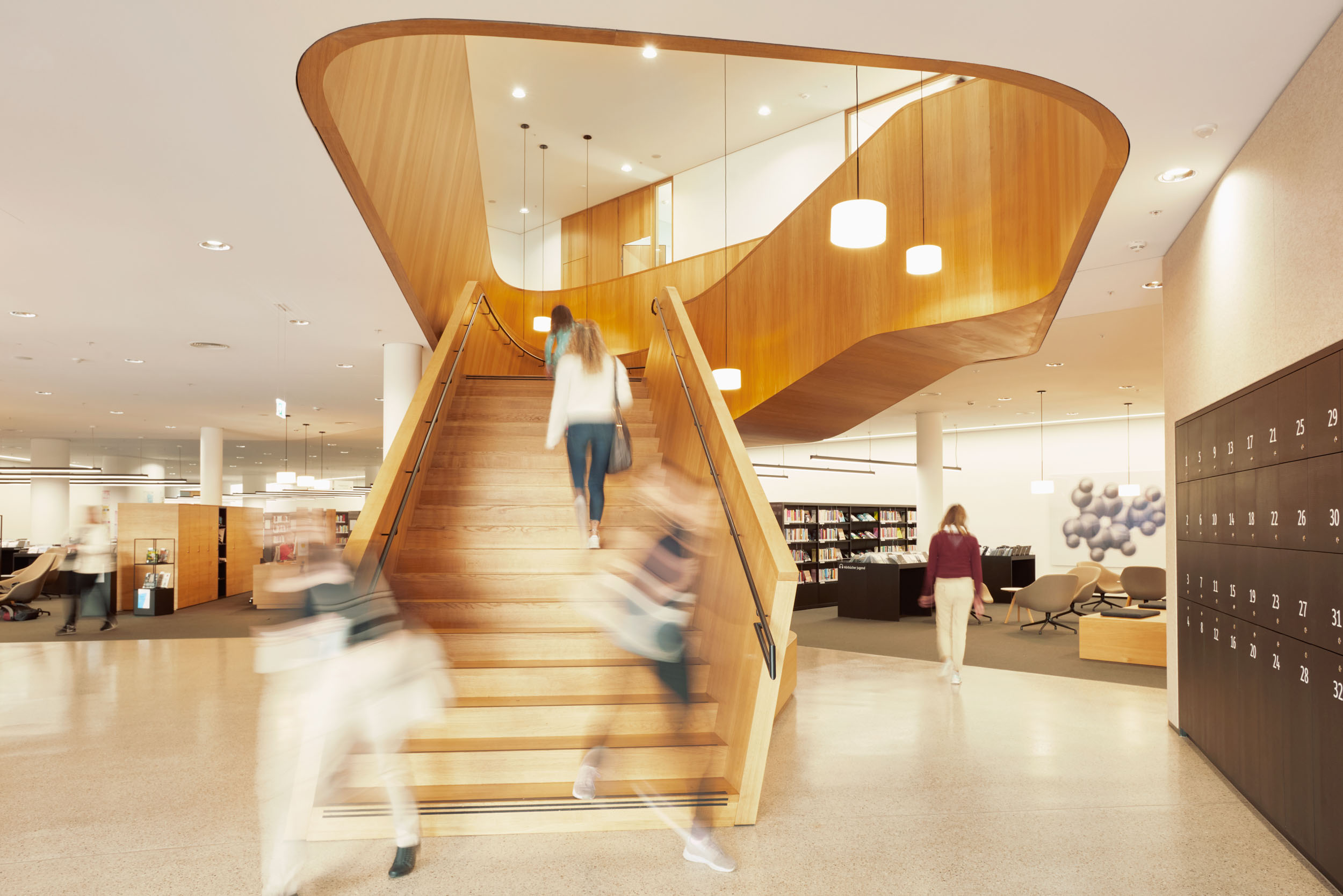 Die Stadtbibliothek Innsbruck hat ab 13. Dezember wieder regulär geöffnet.