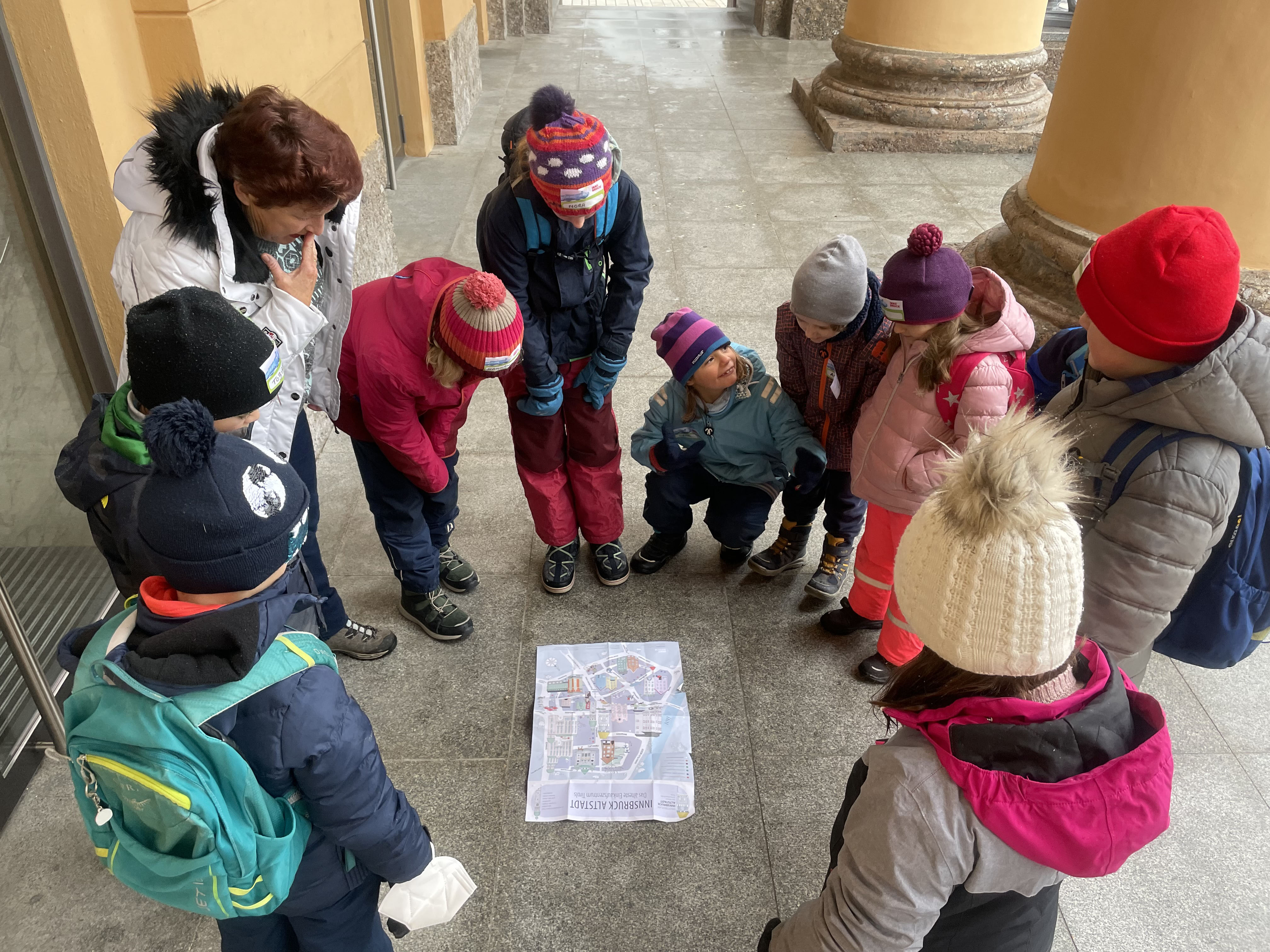 Auf die Suche nach den Goldstücken von Maria Theresia begaben sich junge AbenteurerInnen mithilfe einer Schatzkarte.