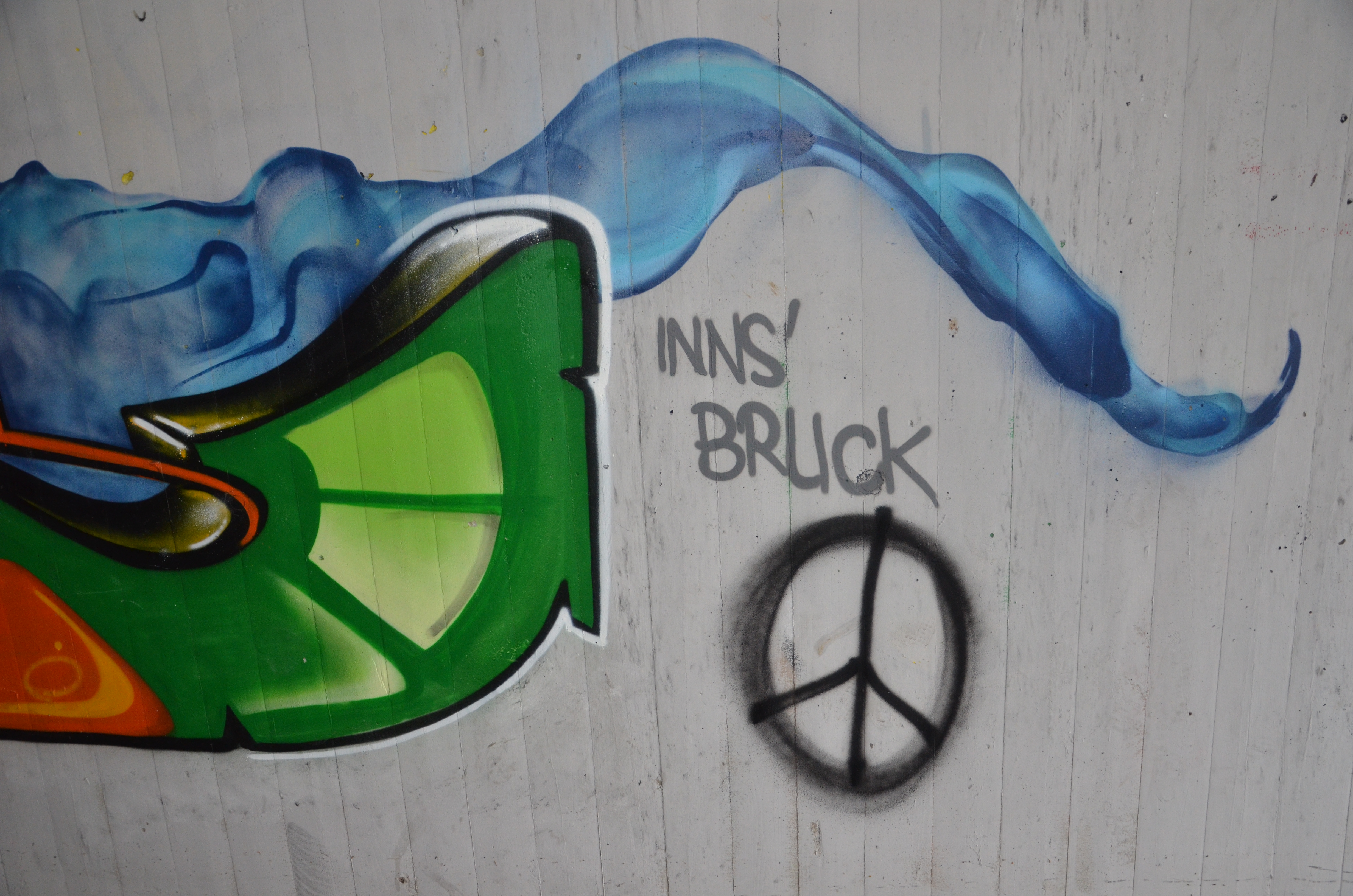 Auf legalen Flächen darf in Innsbruck gesprayed werden. Besonders begabte FassadenkünstlerInnen können sich ab sofort für ein Stipendium bewerben.