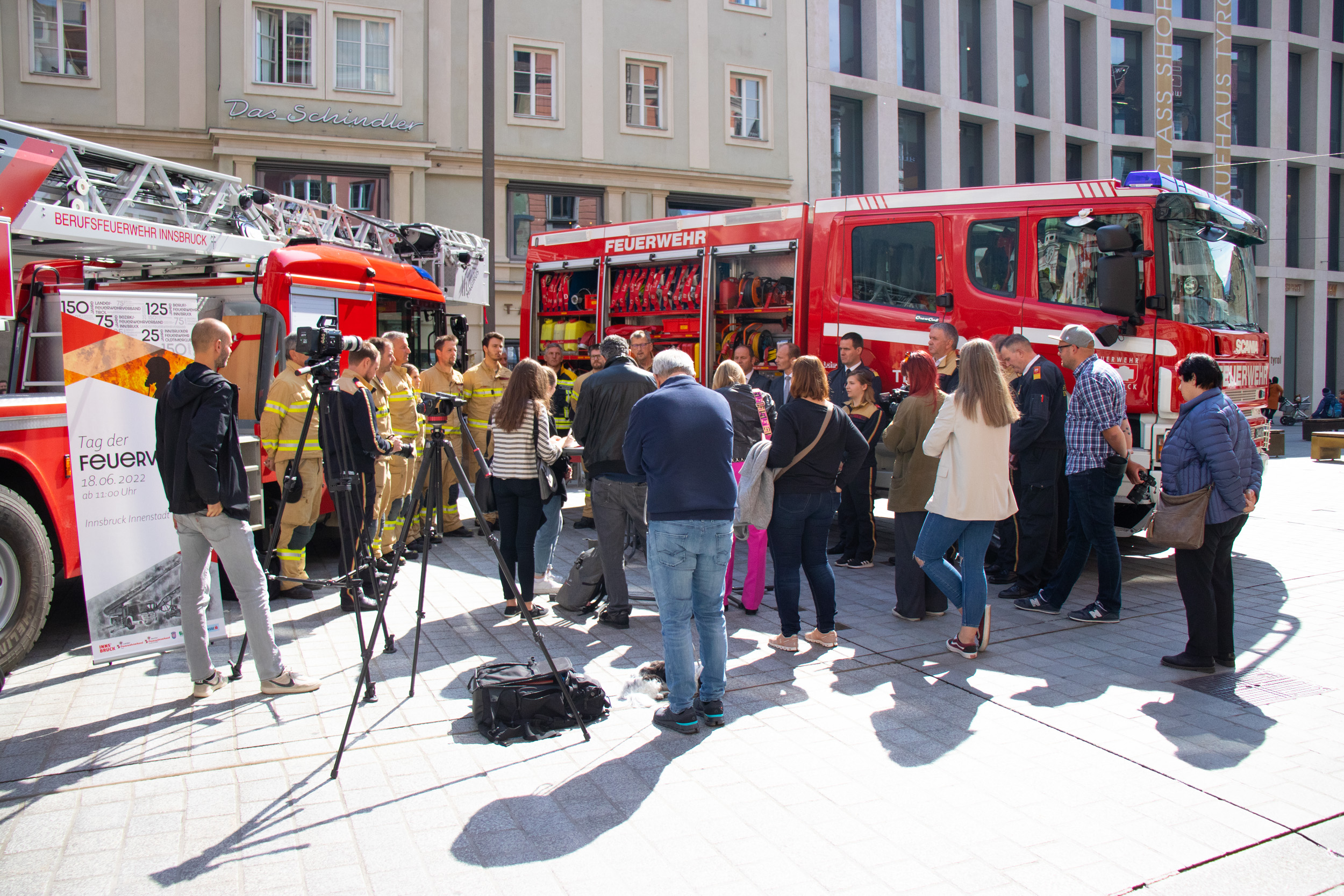Beim Pressegespräch vor der Annasäule wurden die bevorstehenden Veranstaltungen wie der Aktionstag am 18. Juni in der Innsbrucker Innenstadt vorgestellt.
