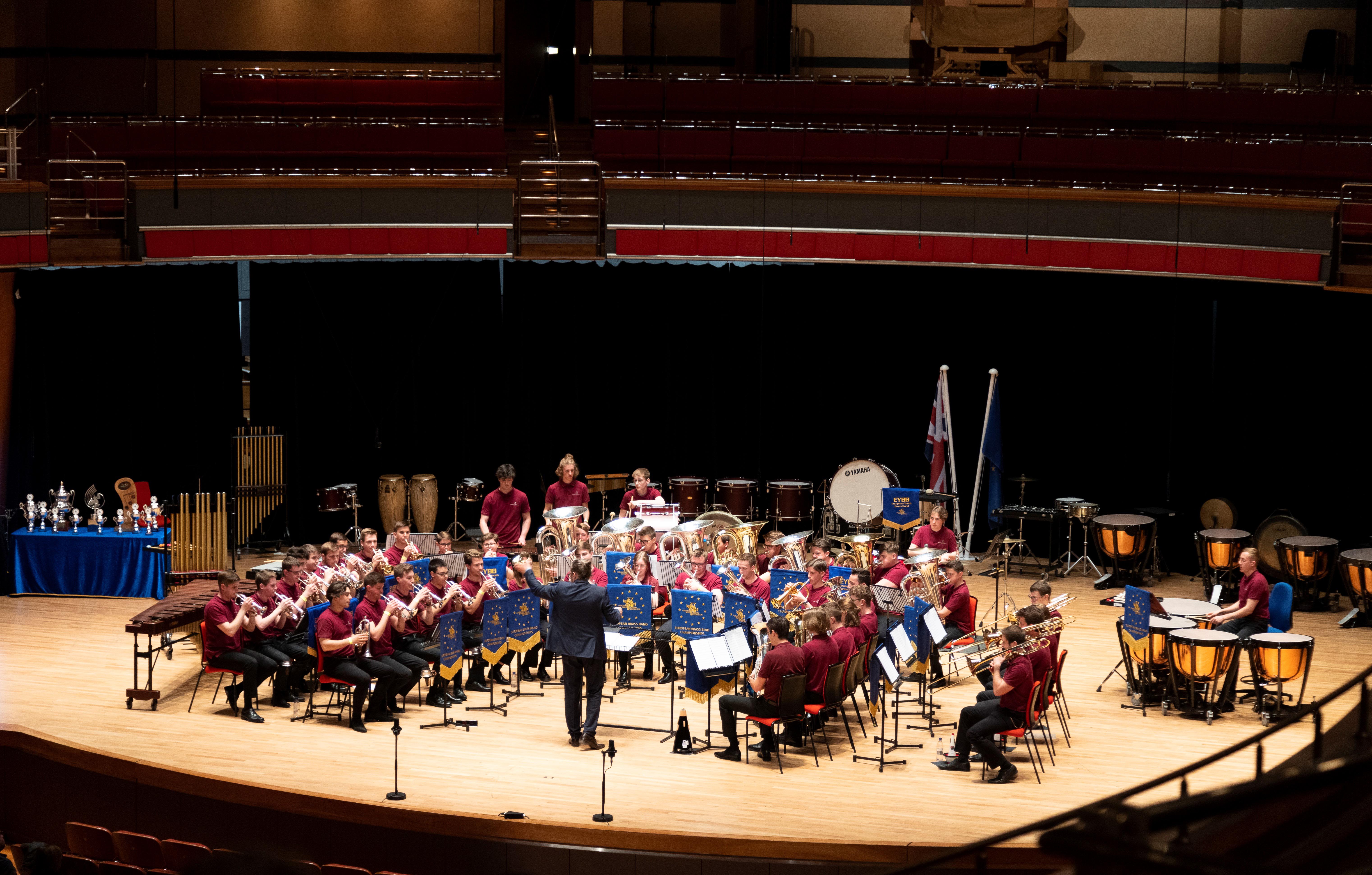 Mit 98 von 100 Punkten: Die Innsbrucker Blechblas-Formation „CatchBasinBrassBand“ konnte im englischen Birmingham zum zweiten Mal den Europameistertitel der „European Brass Band Association“ erringen.
