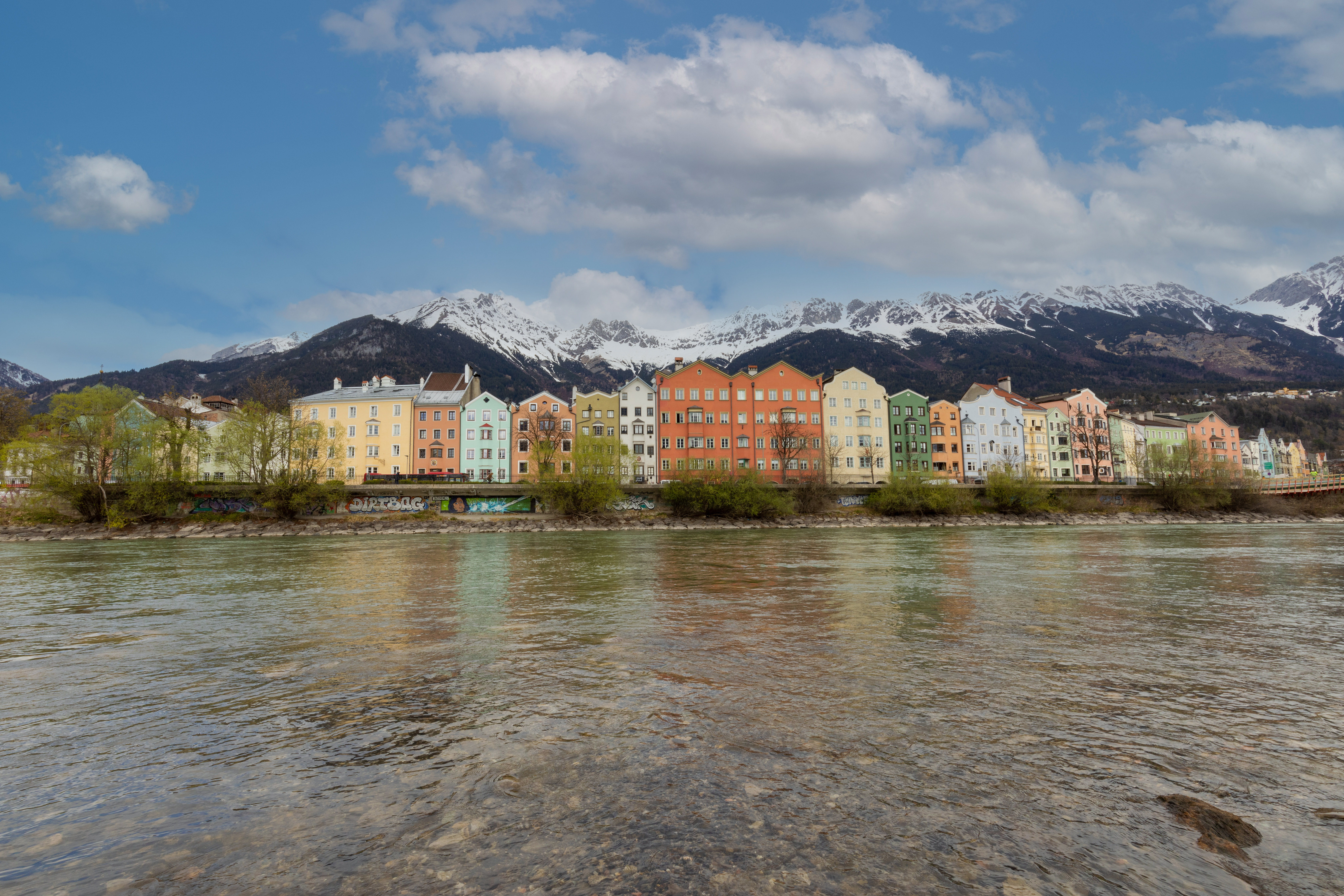 Wir alle, unabhängig von Alter, Geschlecht, Hautfarbe, Religion oder politischer Einstellung, gehören zu unserer Stadt und gestalten sie mit.