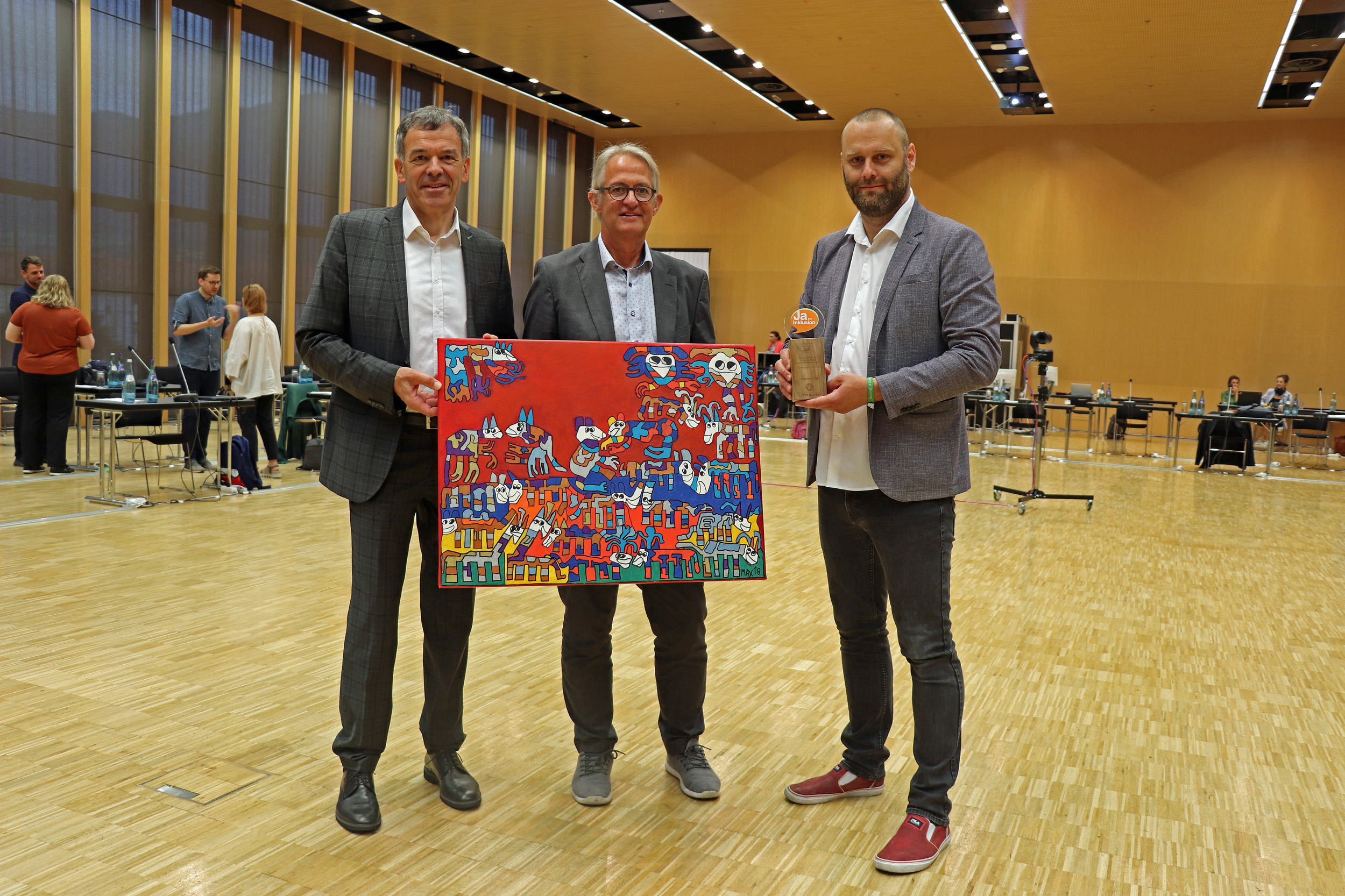 Bürgermeister Georg Willi, der Geschäftsführer der Lebenshilfe Tirol, Georg Willeit und der Leiter Geschäftsstelle Marke und Markenkommunikation, René Sukopf (v.l.n.r.).