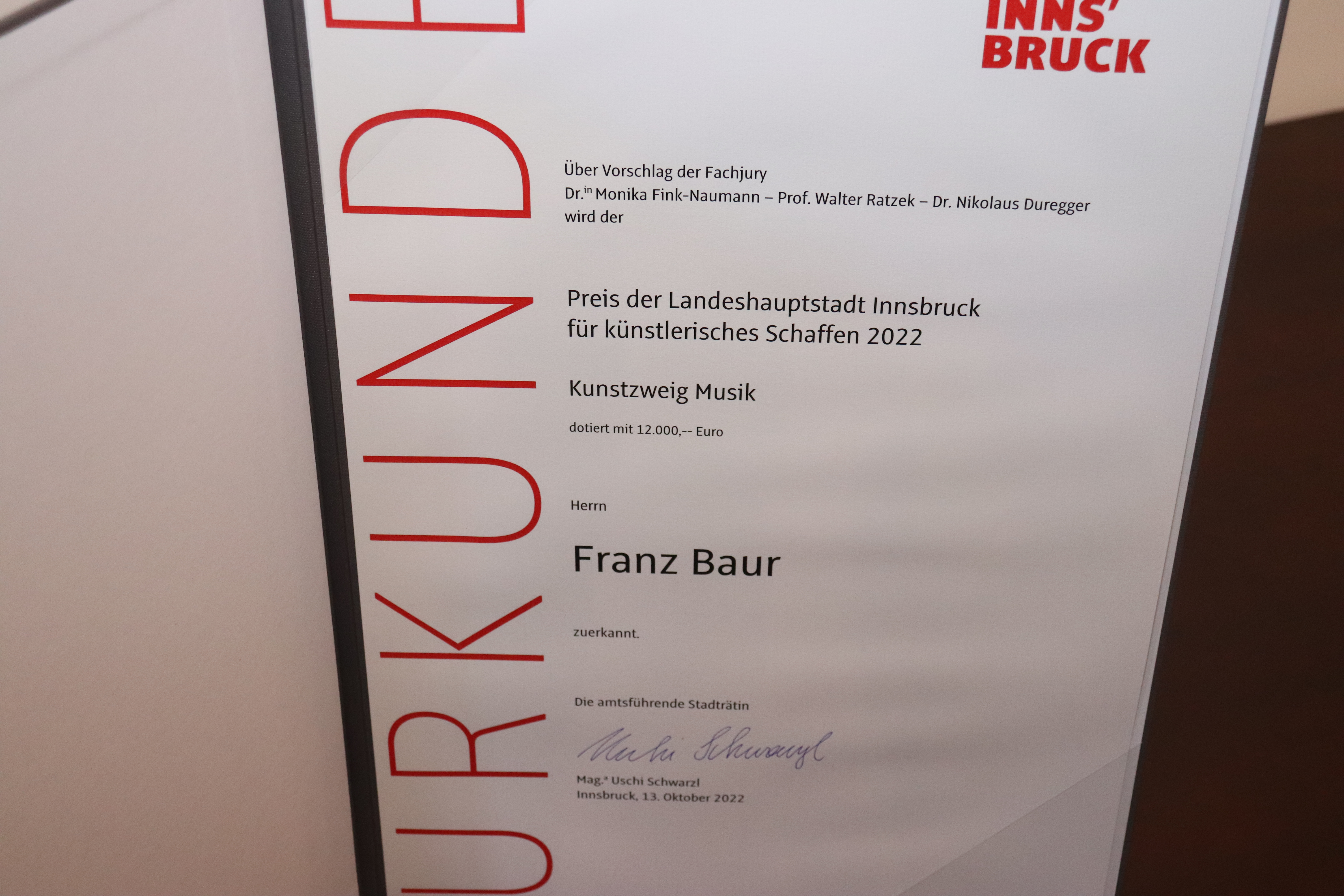 Der "Preis für künstlerisches Schaffen" wird in den Sparten Musik, Literatur und Bildende Kunst verliehen.