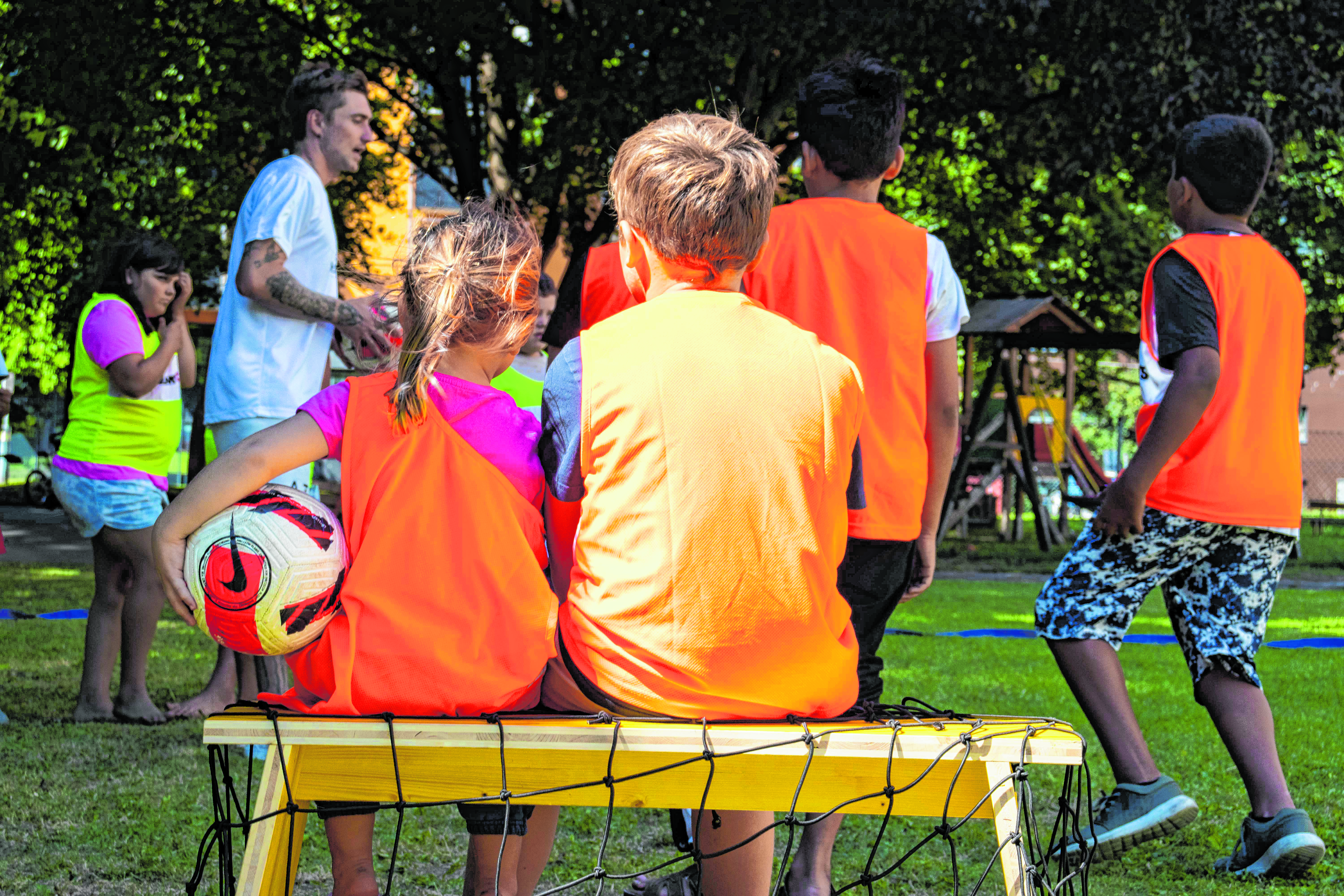 Verschiedene Projekte wie „Heimspiel“ oder die „Mobile Familienberatung“ stellen das Gemeinsame in den Vordergrund und fördern den Austausch zwischen Kindern und Erwachsenen.