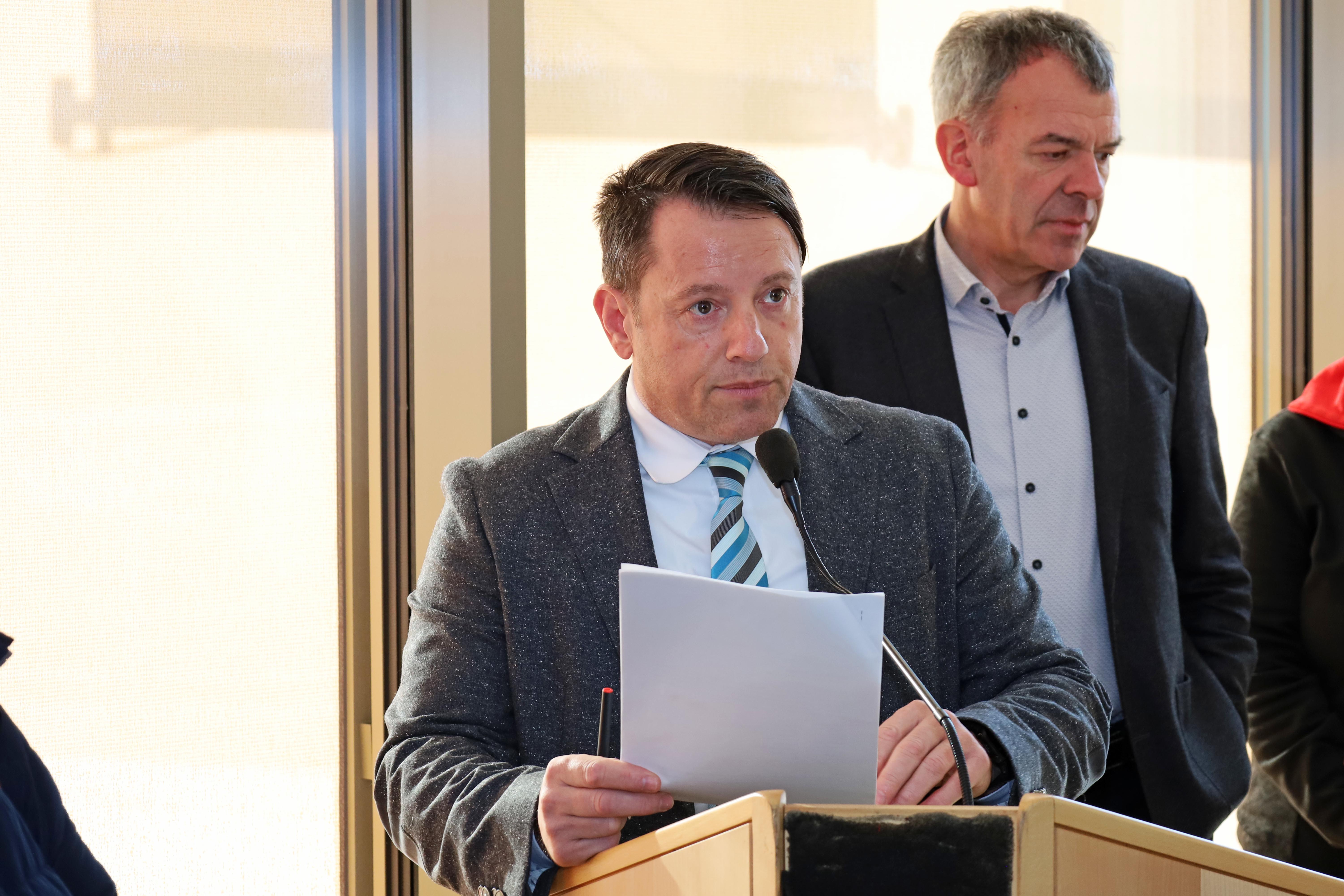 IIG-Geschäftsführer Franz Danler bedankte sich bei der Schlüsselübergabe bei allen Mitwirkenden.