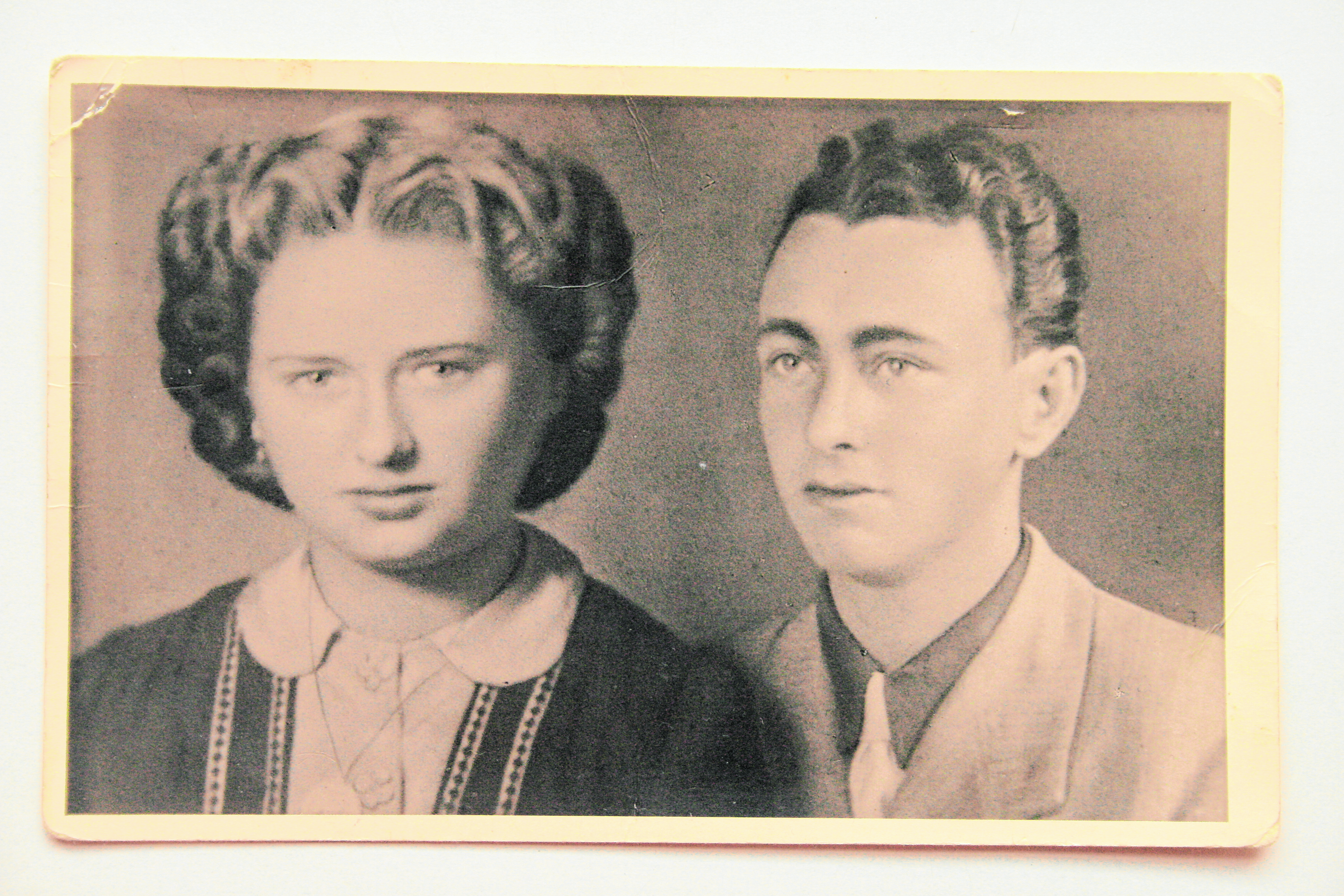 Herta Flatscher mit ihrem Freund Ernst Federspiel, 1943.