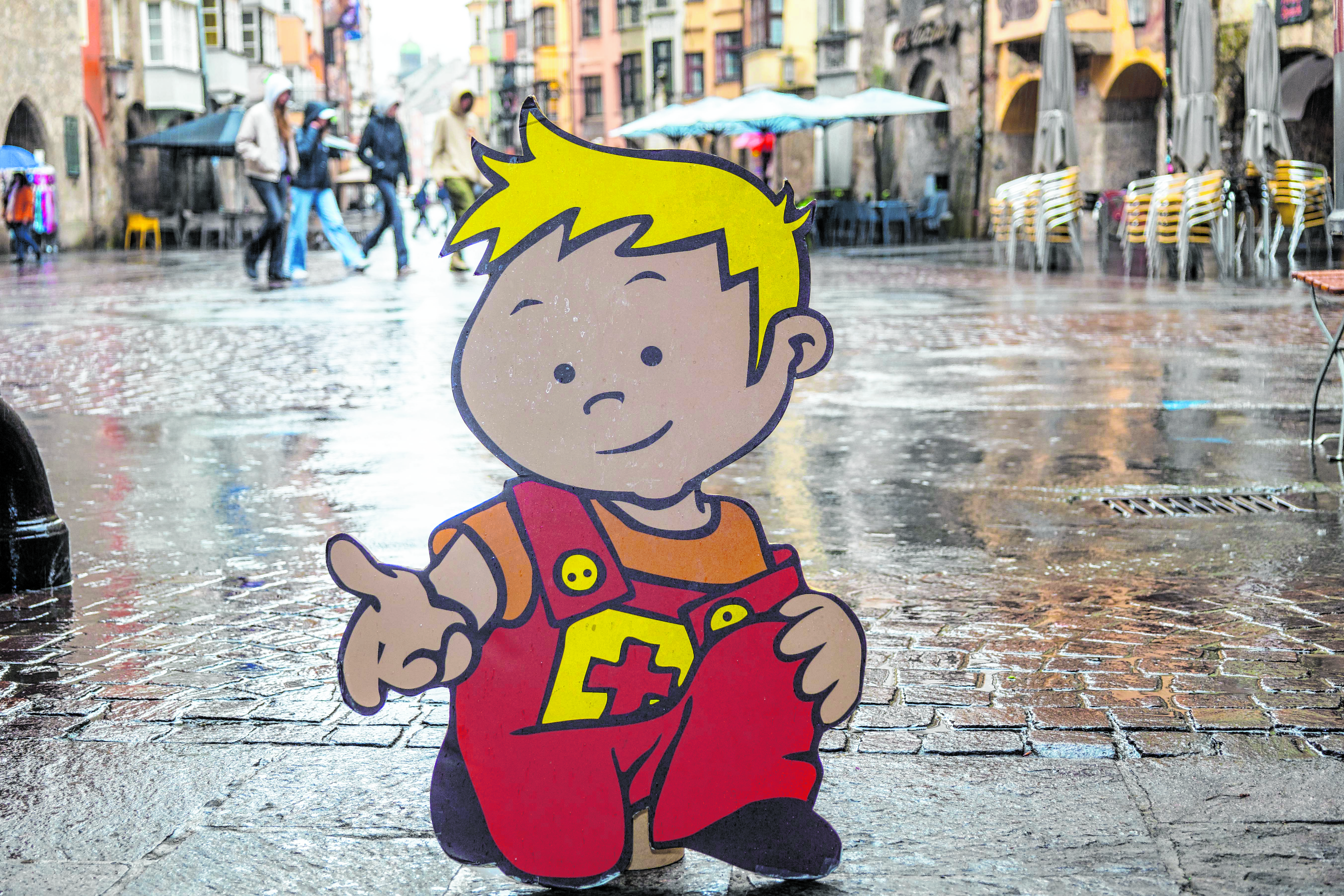 In Betrieben, an deren Tür oder Schaufenster ein „Peterle hilft“-Aufkleber angebracht ist, finden Kinder besondere Aufmerksamkeit und Hilfe, wenn nötig.