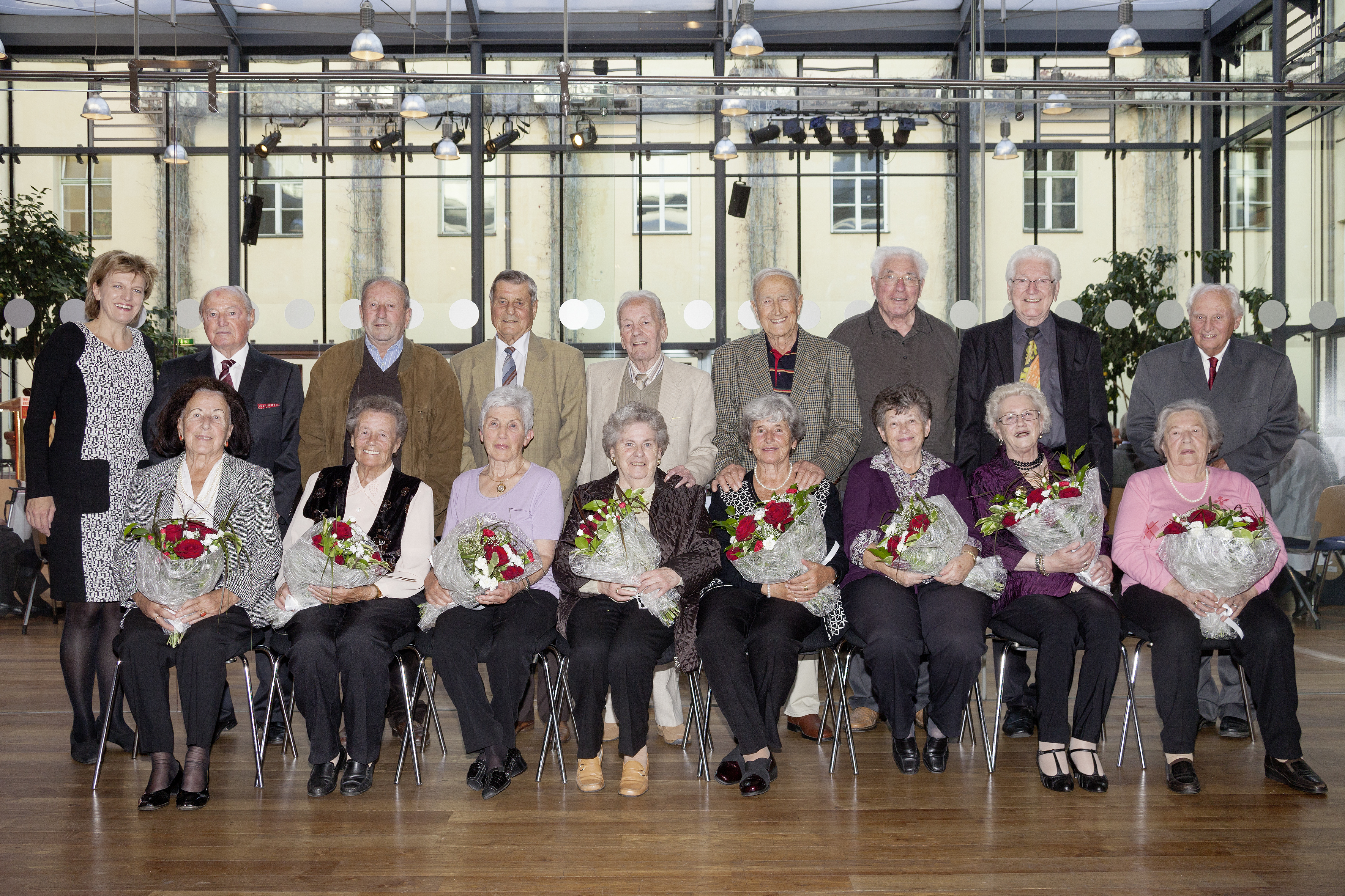 Die Jubelpaare feierten mit Bürgermeisterin Christine Oppitz-Plörer