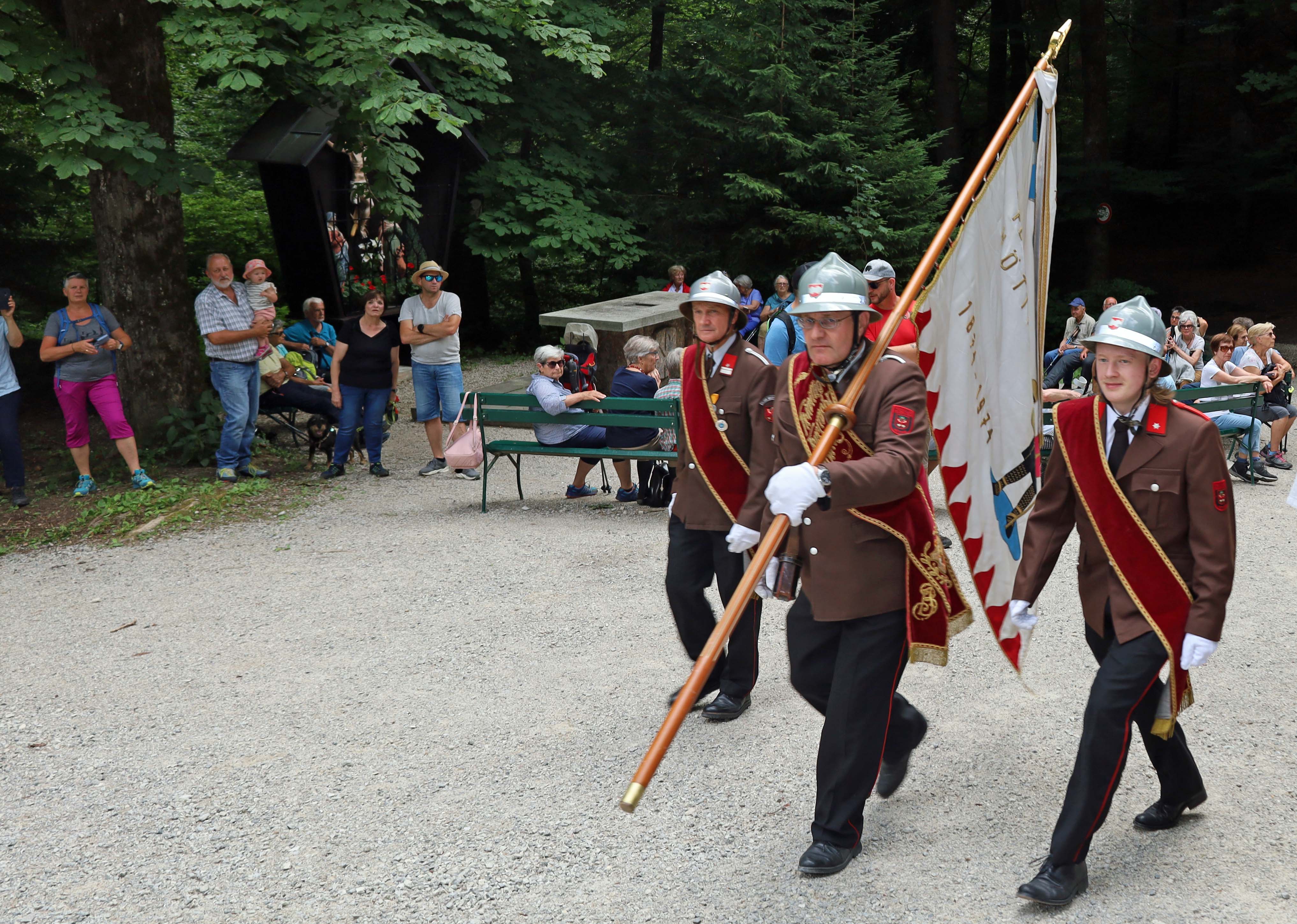 Auch die Freiwillige Feuerwehr Hötting war auf dem Brunnenfest vertreten.