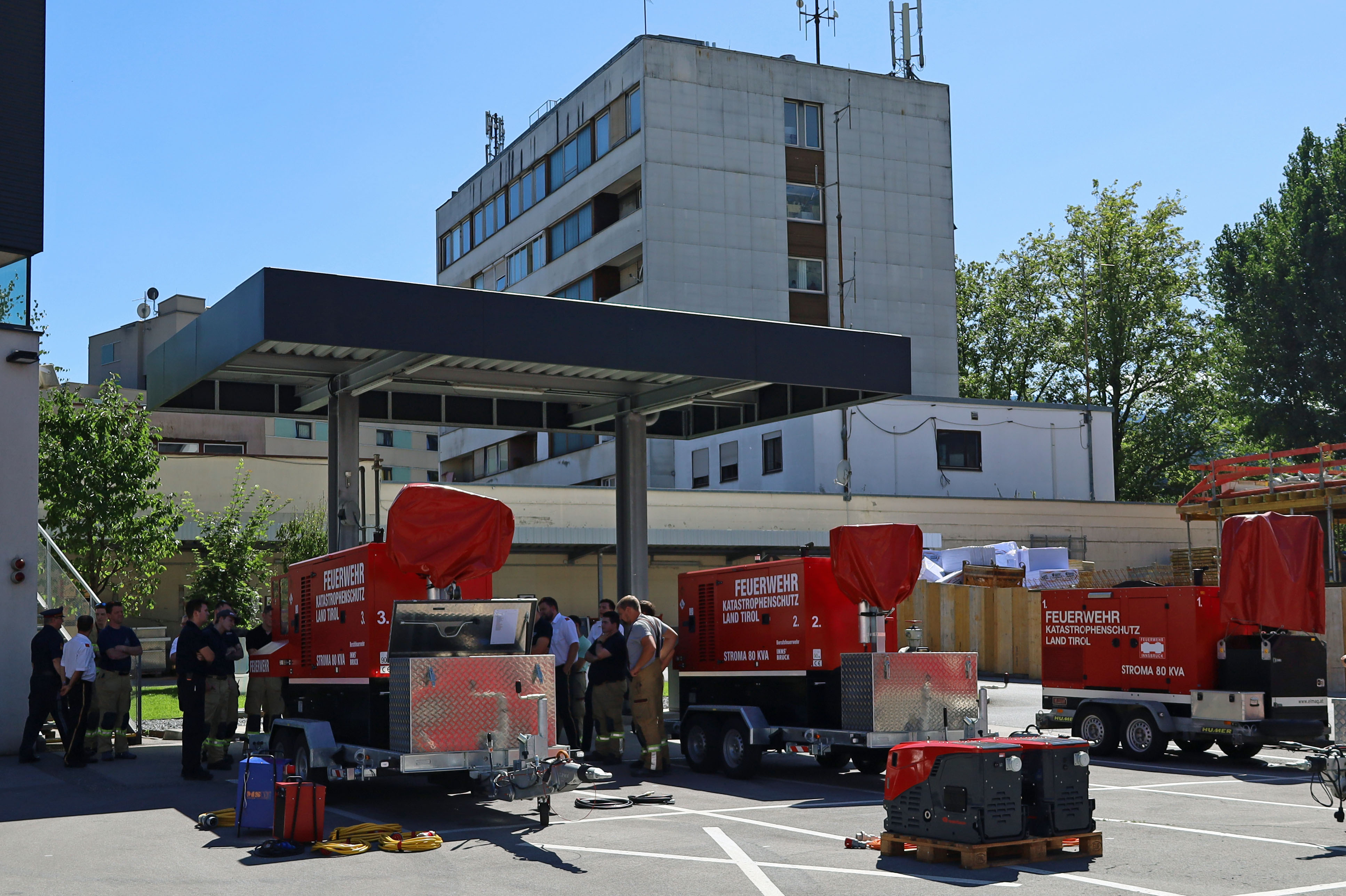 Alle Einheiten der Innsbrucker Freiwilligen Feuerwehren wurden in der Handhabung der Aggregate fortgebildet.