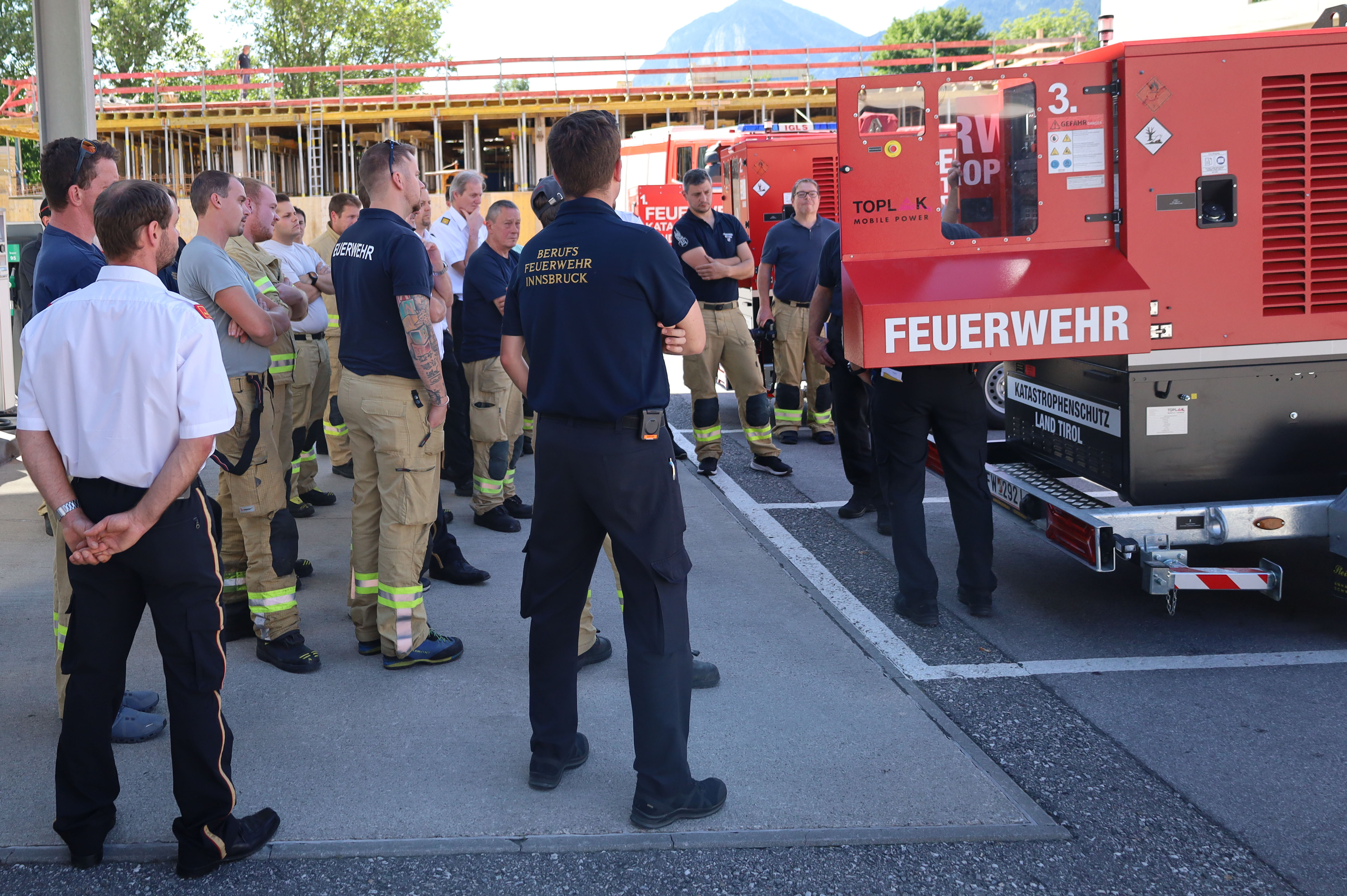 Eindrücke der Blackout-Übung der Innsbrucker Feuerwehren unter Mitwirkung zahlreicher Einsatzorganisationen und SystempartnerInnen vom 11. August 2023.