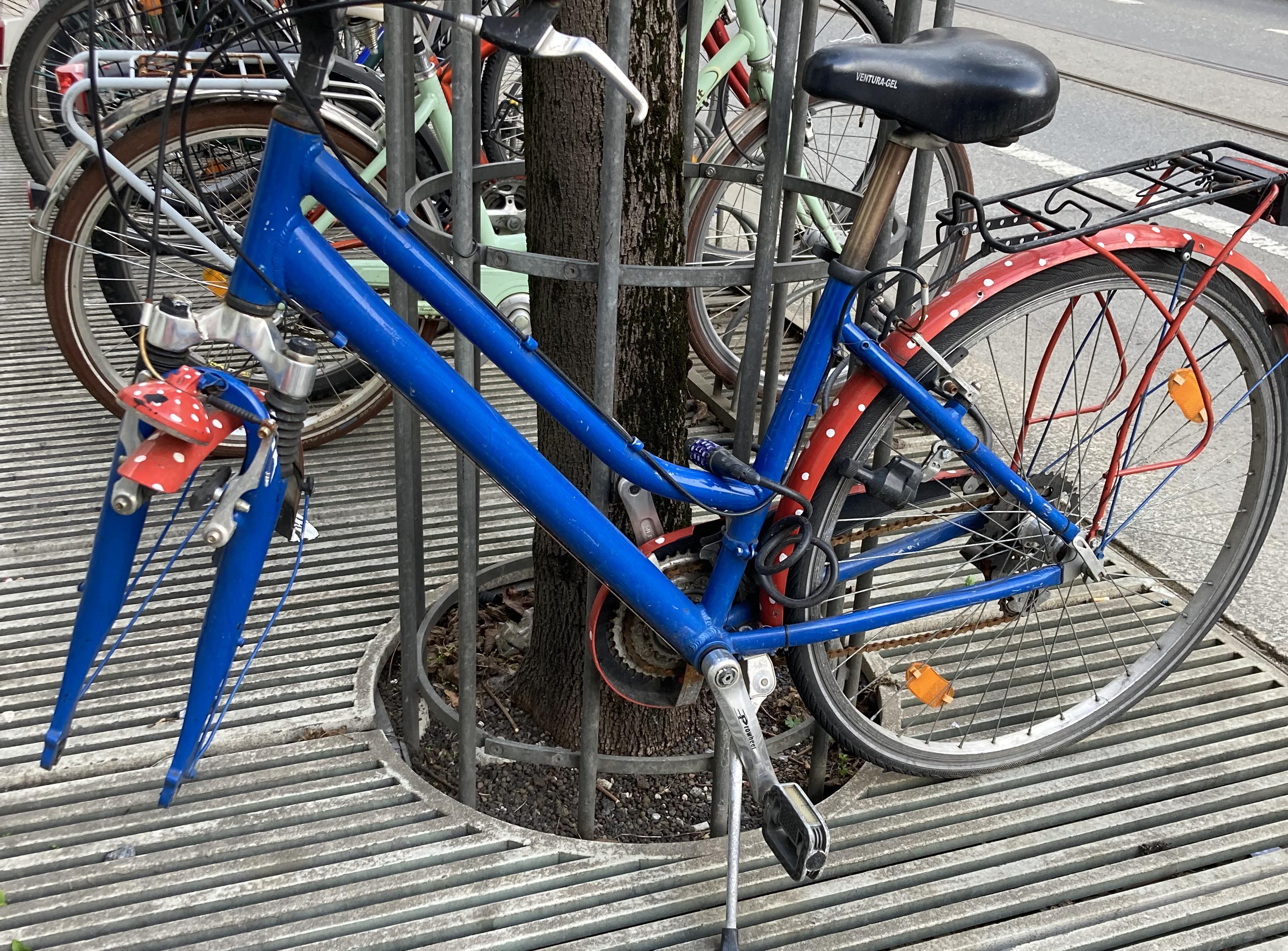 Innsbrucks Fahrradleichen auf öffentlichen Stellplätzen werden von 2. Bis 13. Oktober eingesammelt.