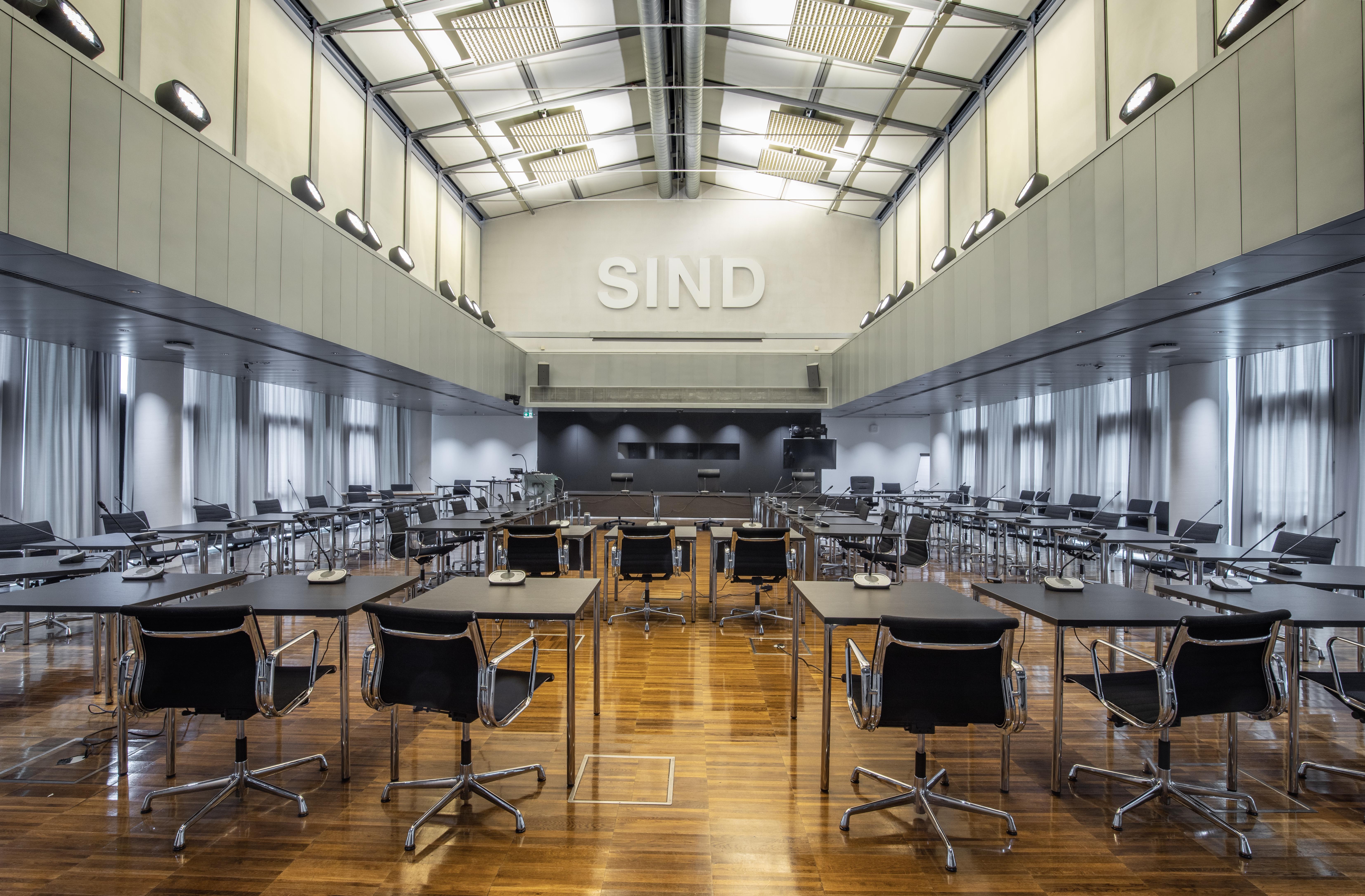 Für die kommenden sechs Jahre trifft der neue Innsbrucker Gemeinderat maßgebliche Entscheidungen in Bezug auf die Entwicklung der Tiroler Landeshauptstadt hier im Plenarsaal.