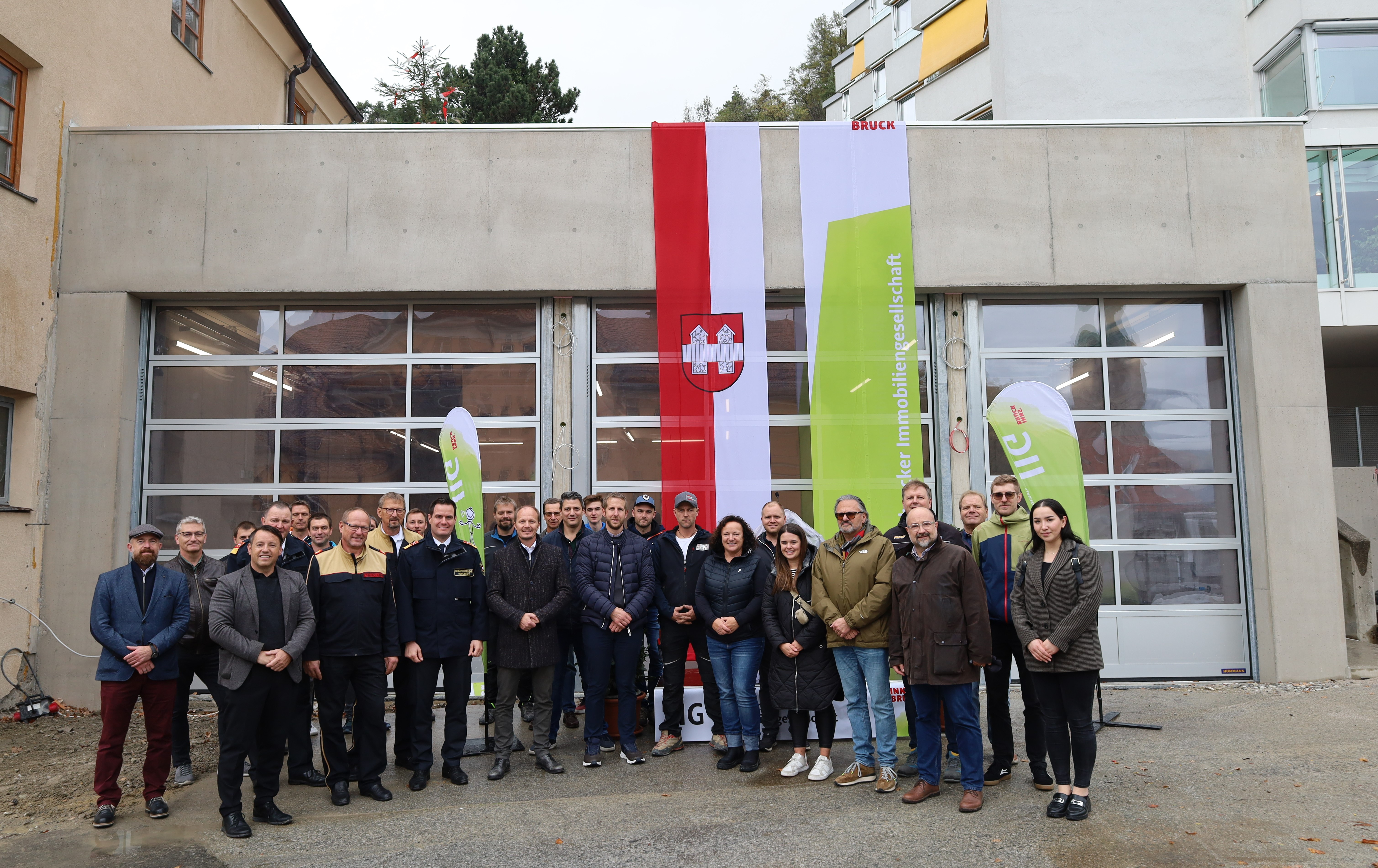 Die Firstfeier für die neue Fahrzeughalle der FF Hötting fand am 31. Oktober statt.