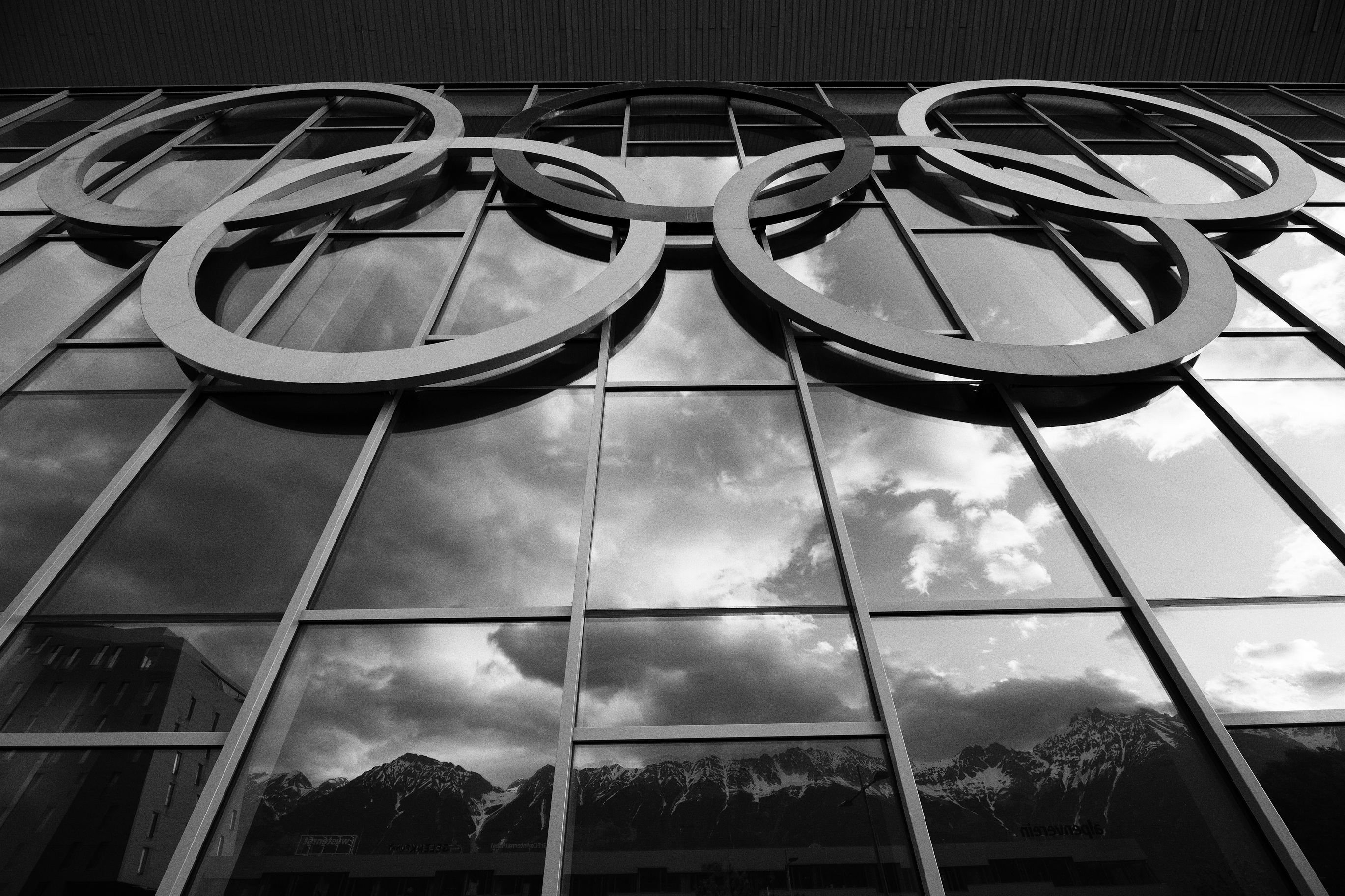 Die Ergebnisse der zweitätigen Veranstaltung dienen auch zur Vorbereitung weiterer Aktivitäten im Rahmen des Jubiläums der Olympischen Winterspiele 1976-2026.