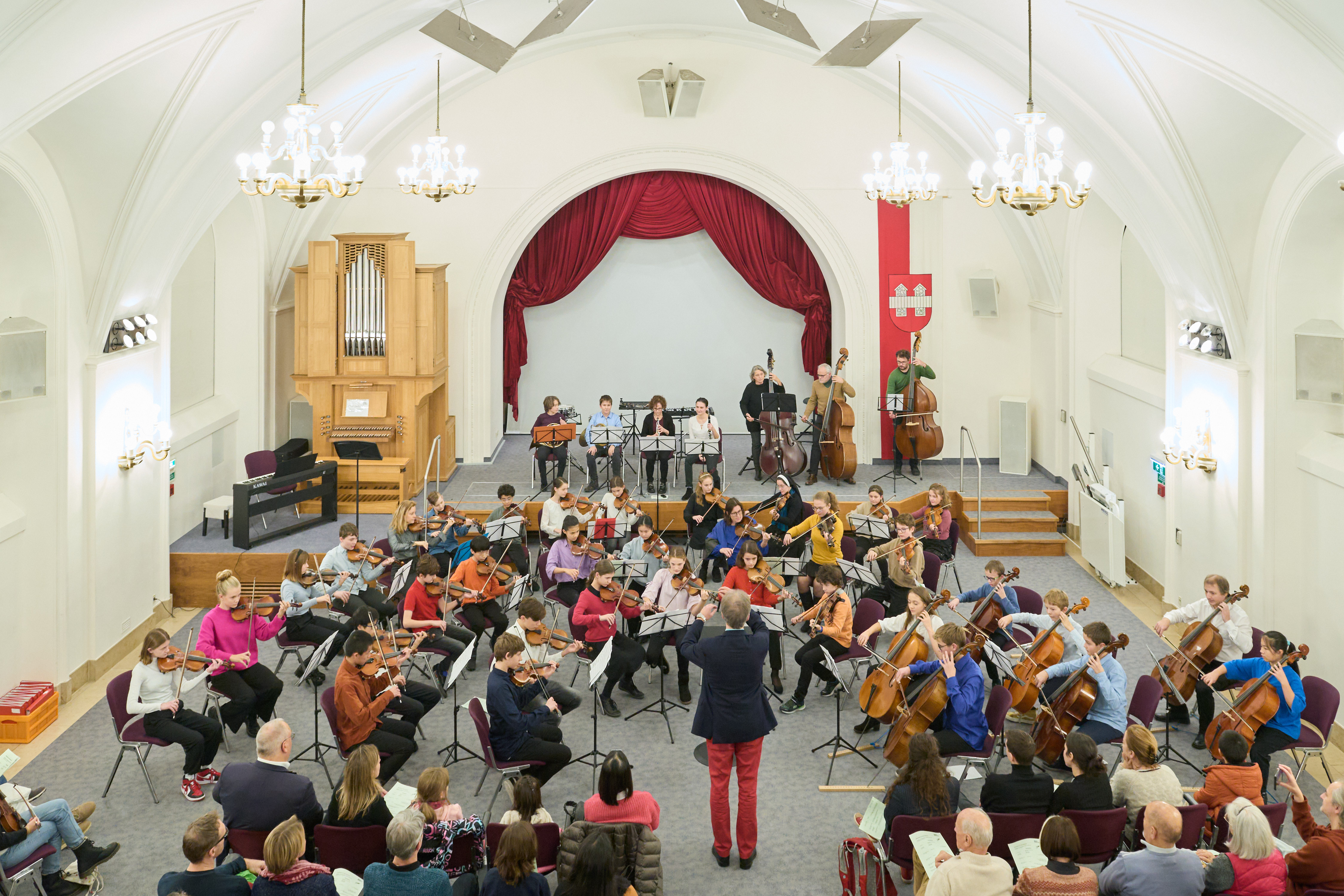 Am 7. und am 12. Dezember ist vorweihnachtliche Musik im Ursulinensaal (Innrain 7) zu hören.