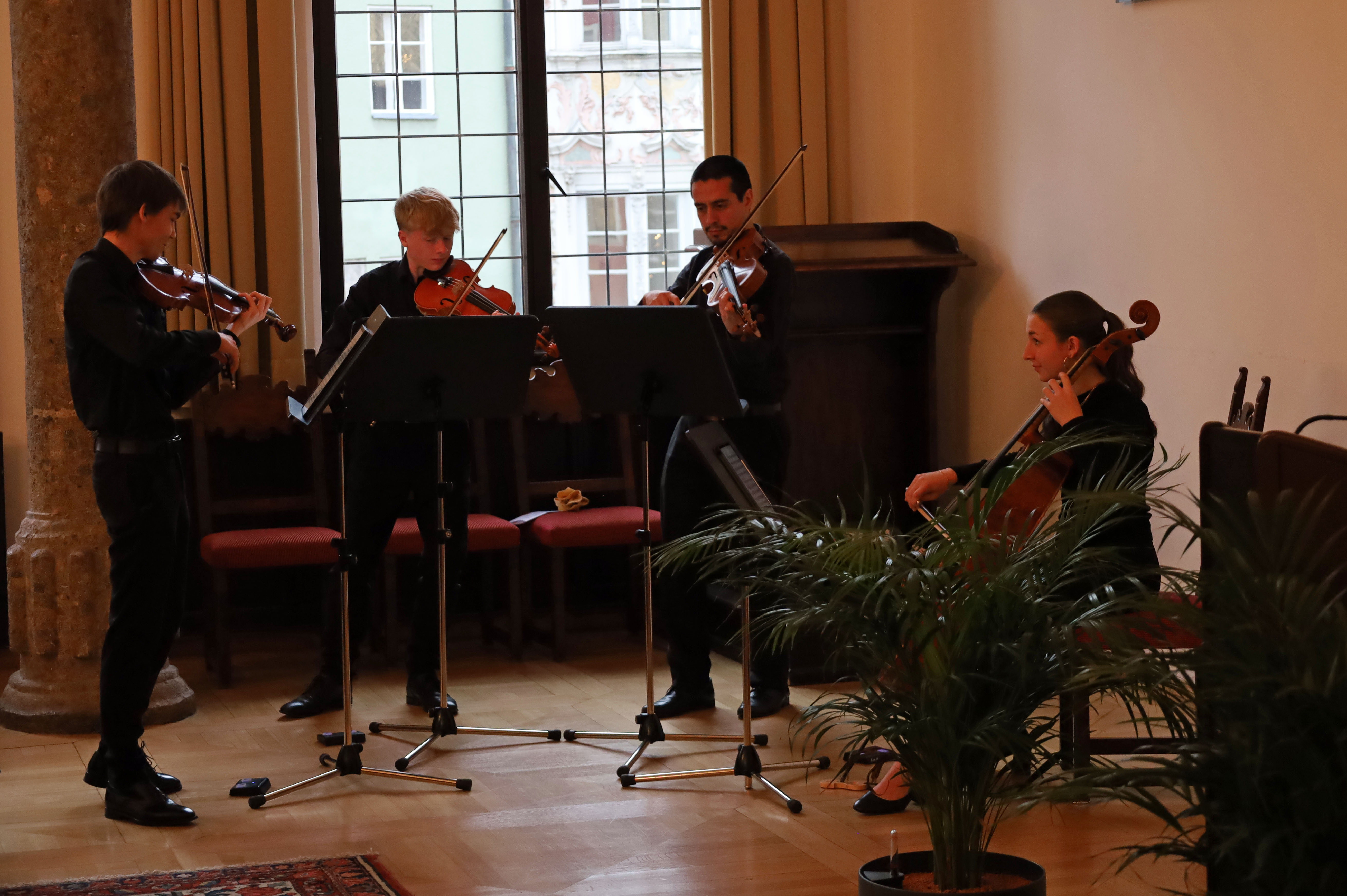 Die feierliche Preisverleihung fand im Bürgersaal des Alten Rathauses unter musikalischer Begleitung des StringArtEnsemble-Quartetts statt.
