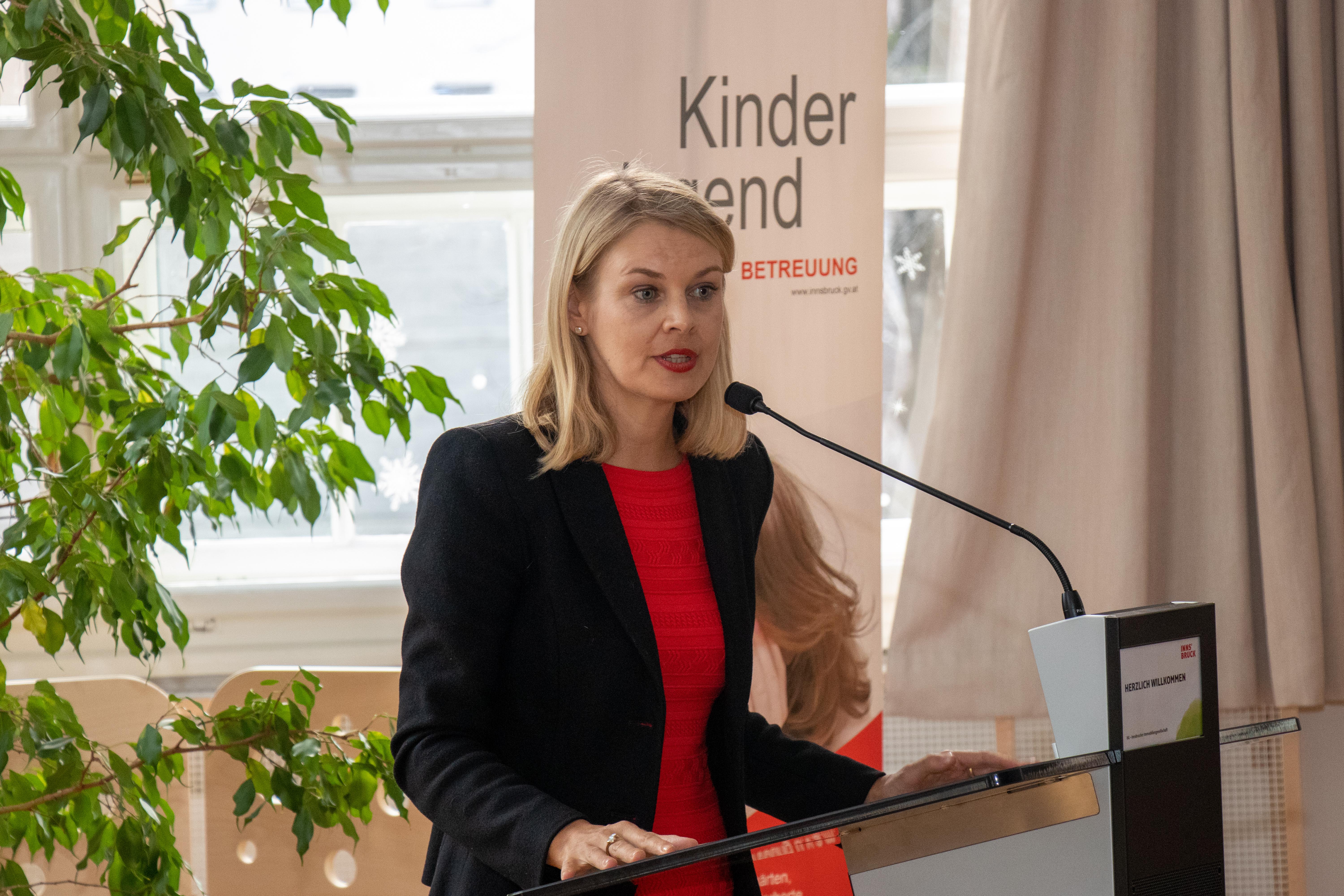 Stadträtin Elisabeth Mayr war es ein großes Anliegen, dass die Kinder in der Müllerstraße ein Haus mit viel Platz zur Entfaltung vorfinden.