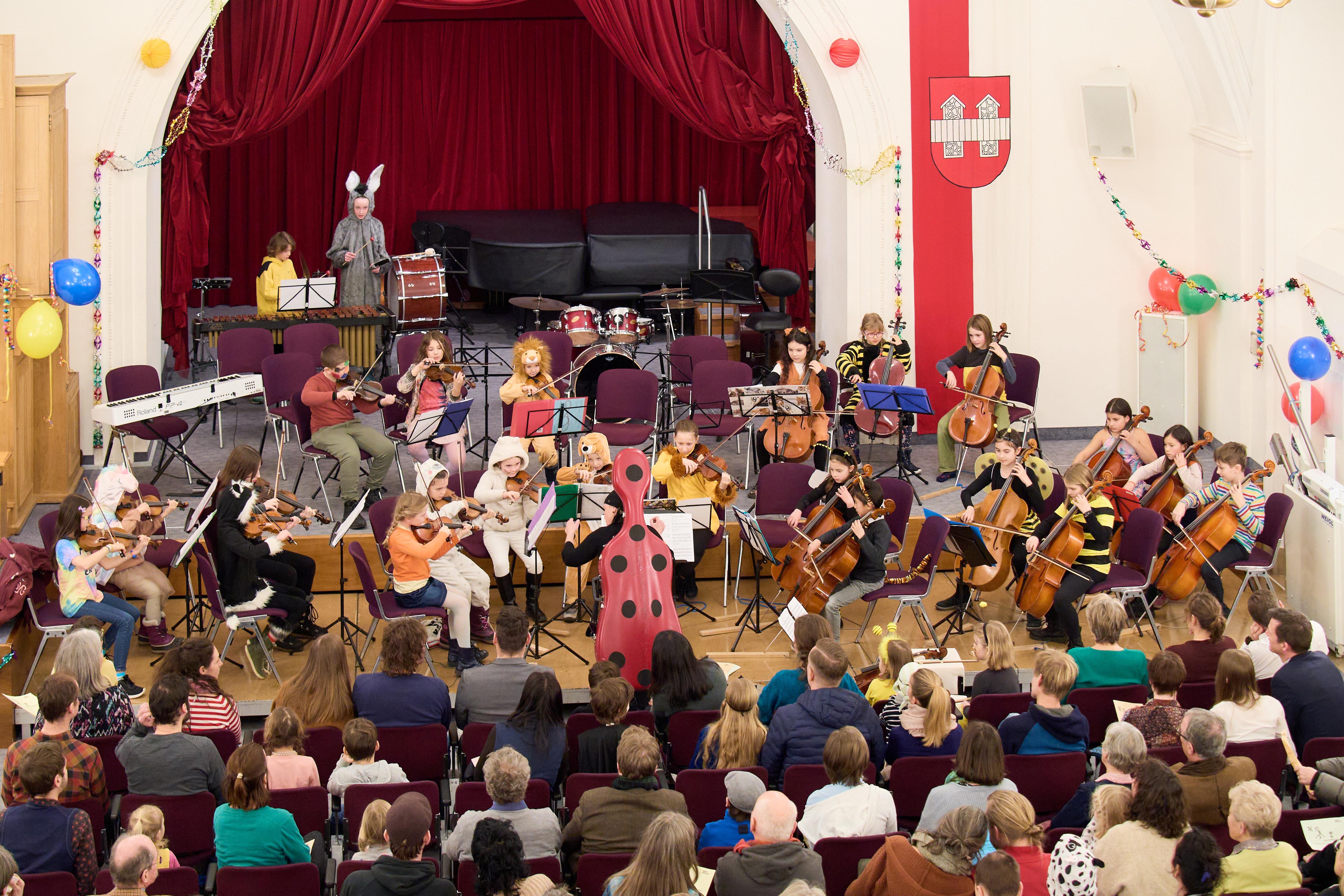 Am Unsinnigen Donnerstag, 9. Februar, wird im Ursulinensaal ein buntes und heiteres Musikprogramm zum Besten gegeben. Maskierung ist erwünscht!