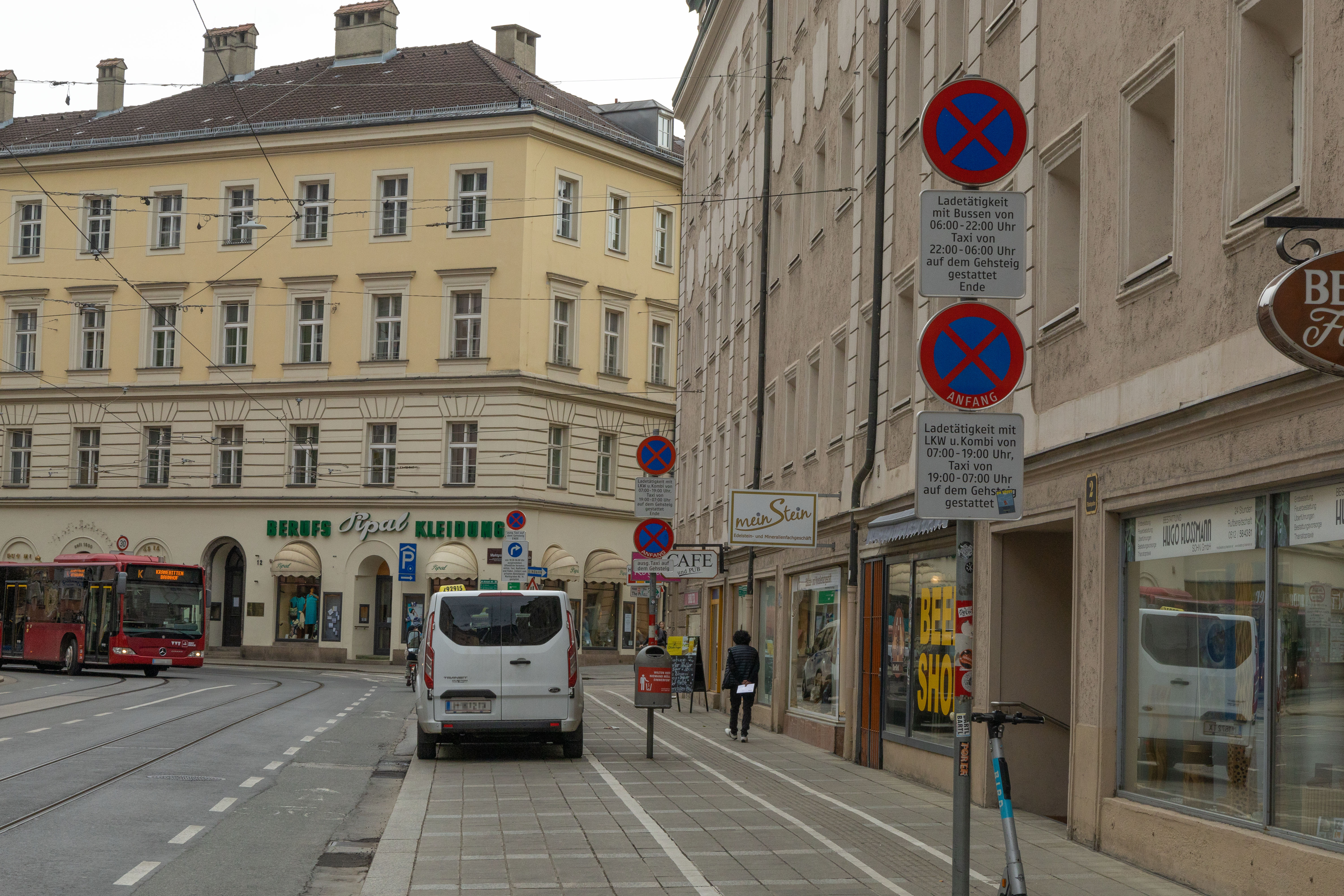 Für Lieferfahrzeuge unter 3,5 Tonnen werden rund um die Altstadt Ladezonen eingerichtet. Auch am Marktgraben gibt es eine Ladezonen für Anlieferungen.