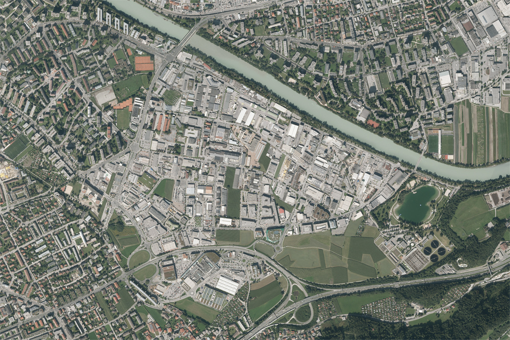 Die Fläche im Bereich der ehemaligen Mülldeponie Rossau könnte künftig verschiedenste öffentliche Zwecke zur Verfügung stehen.