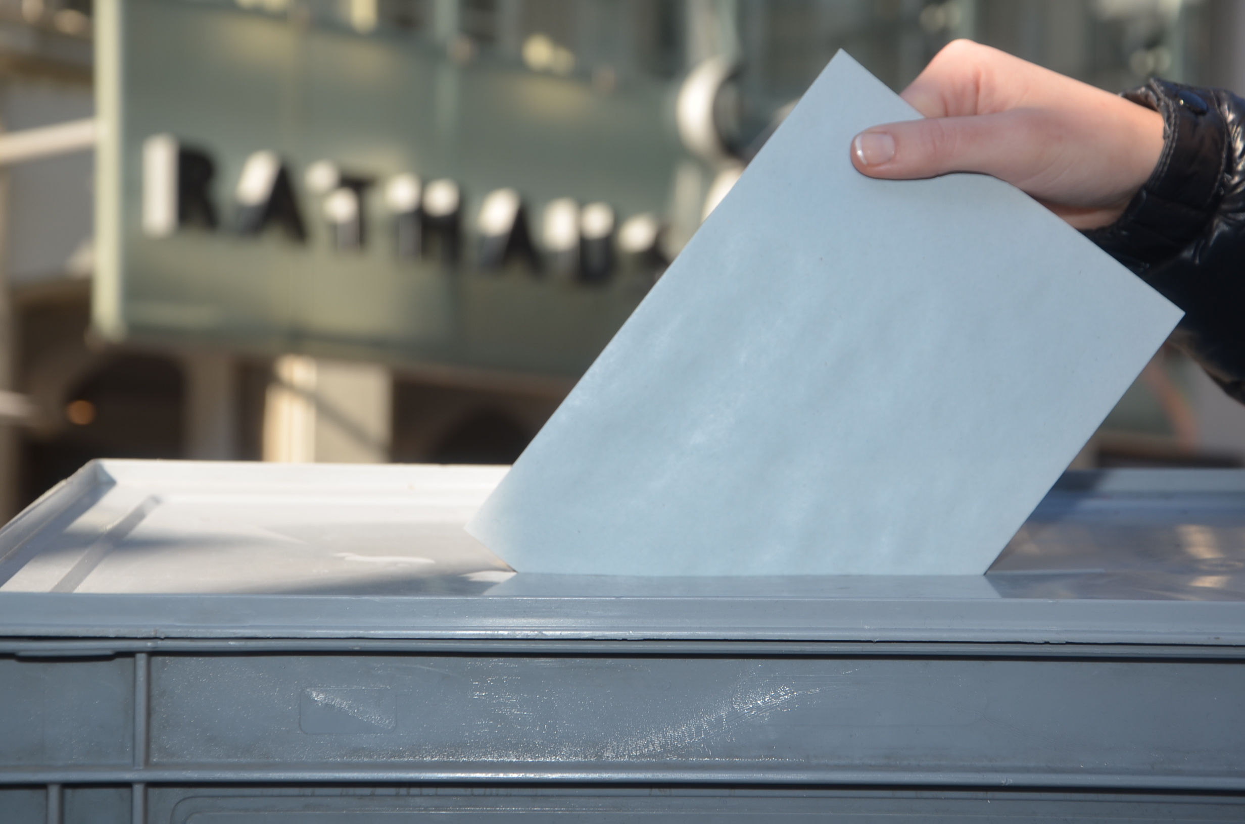 Am 28. April sind die WählerInnen nocheinmal zur Stichwahl aufgerufen. Ab 16. April können Wahlkarten beantragt werden.