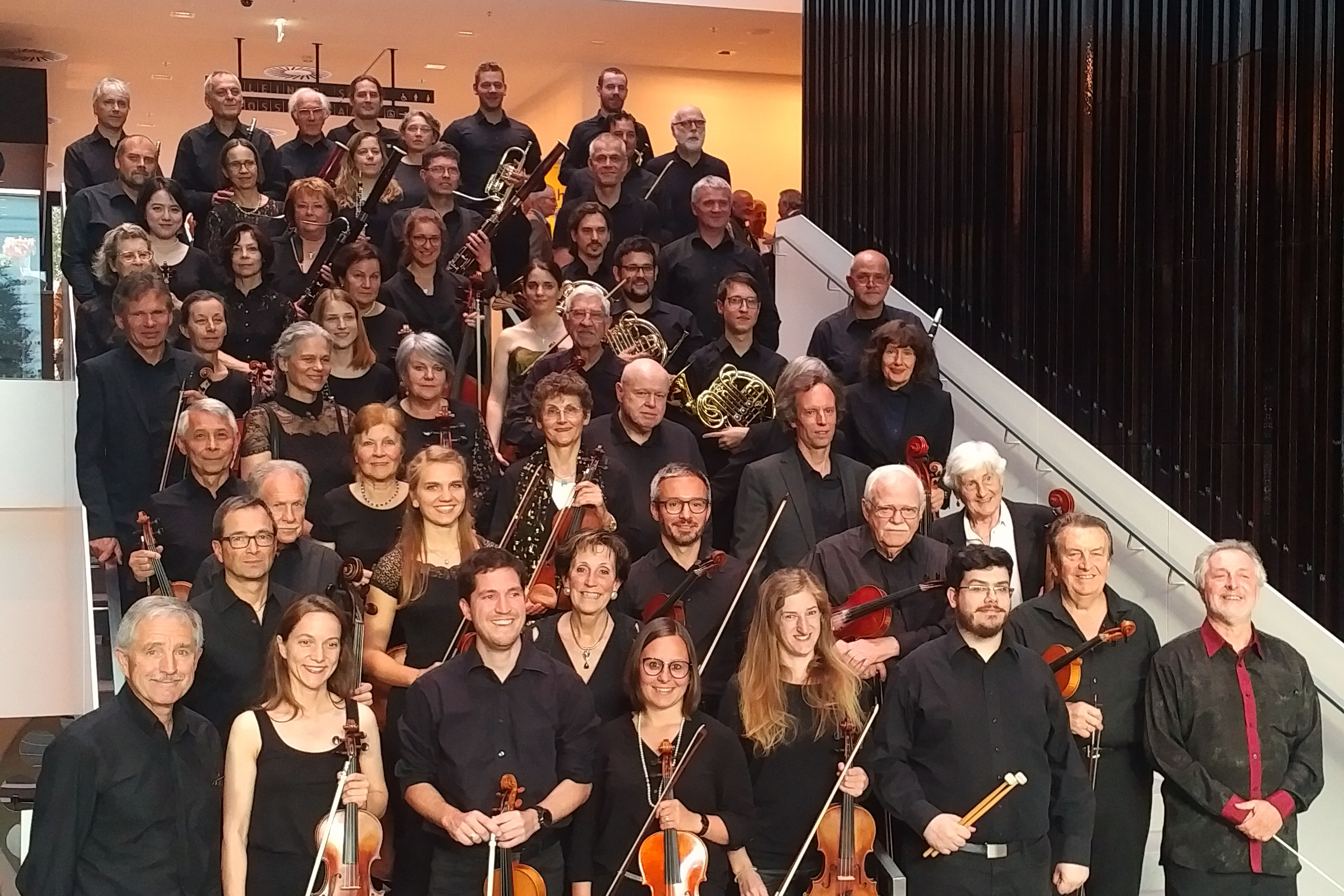 Der Lions-Clubs Innsbruck-Ambras und Tyrol spielen gemeinsam mit dem Orchester der Musikfreunde Innsbruck zugunsten notleidender Tiroler Familien ein Benefizkonzert im Haus der Musik.