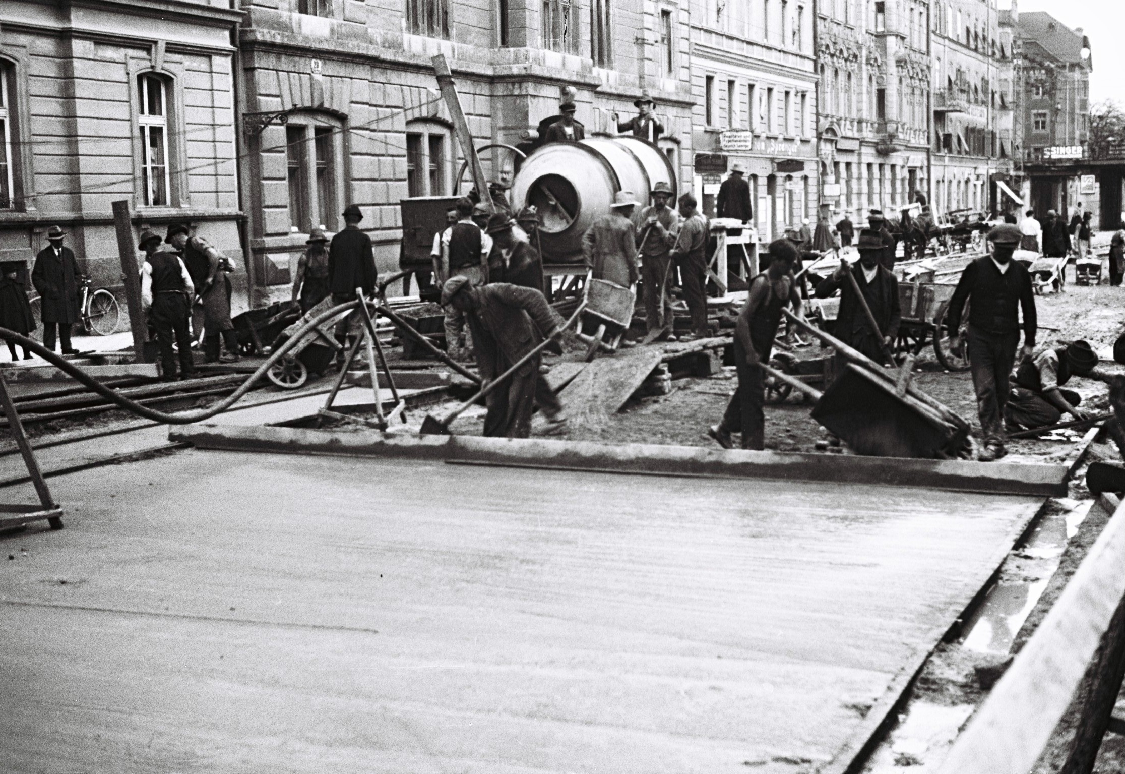 Straßenarbeiten in der Museumstraße, 1929.