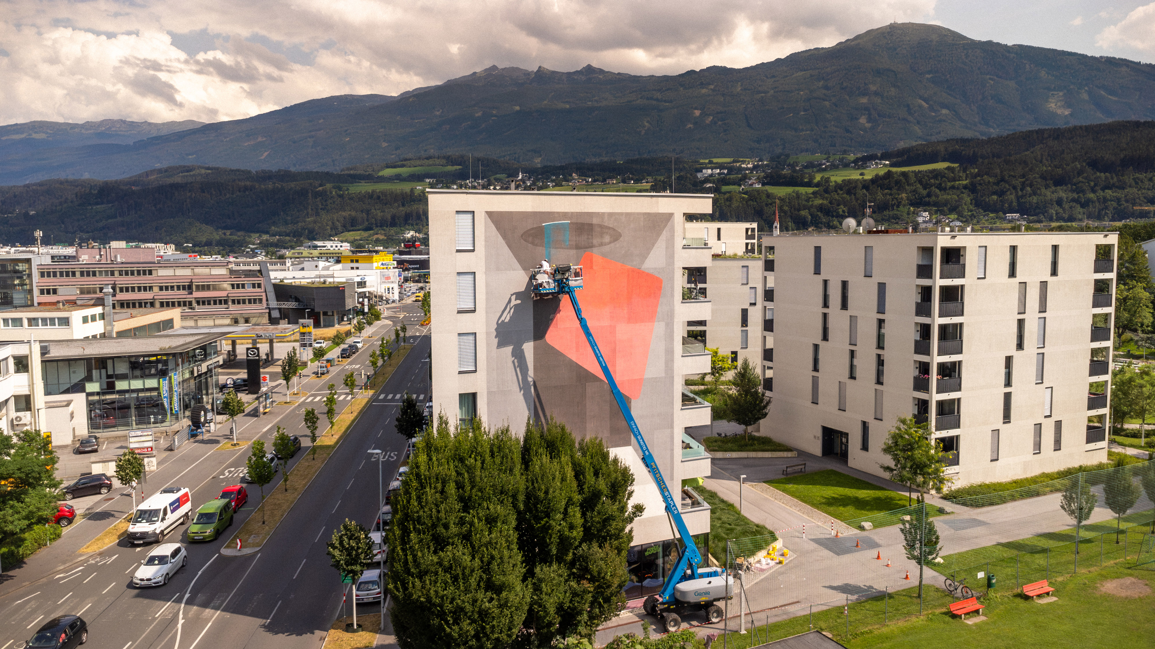 Blick von oben: Eine Drohnenaufnahme des Kunstwerkes des Franzosen NiKoDeM.