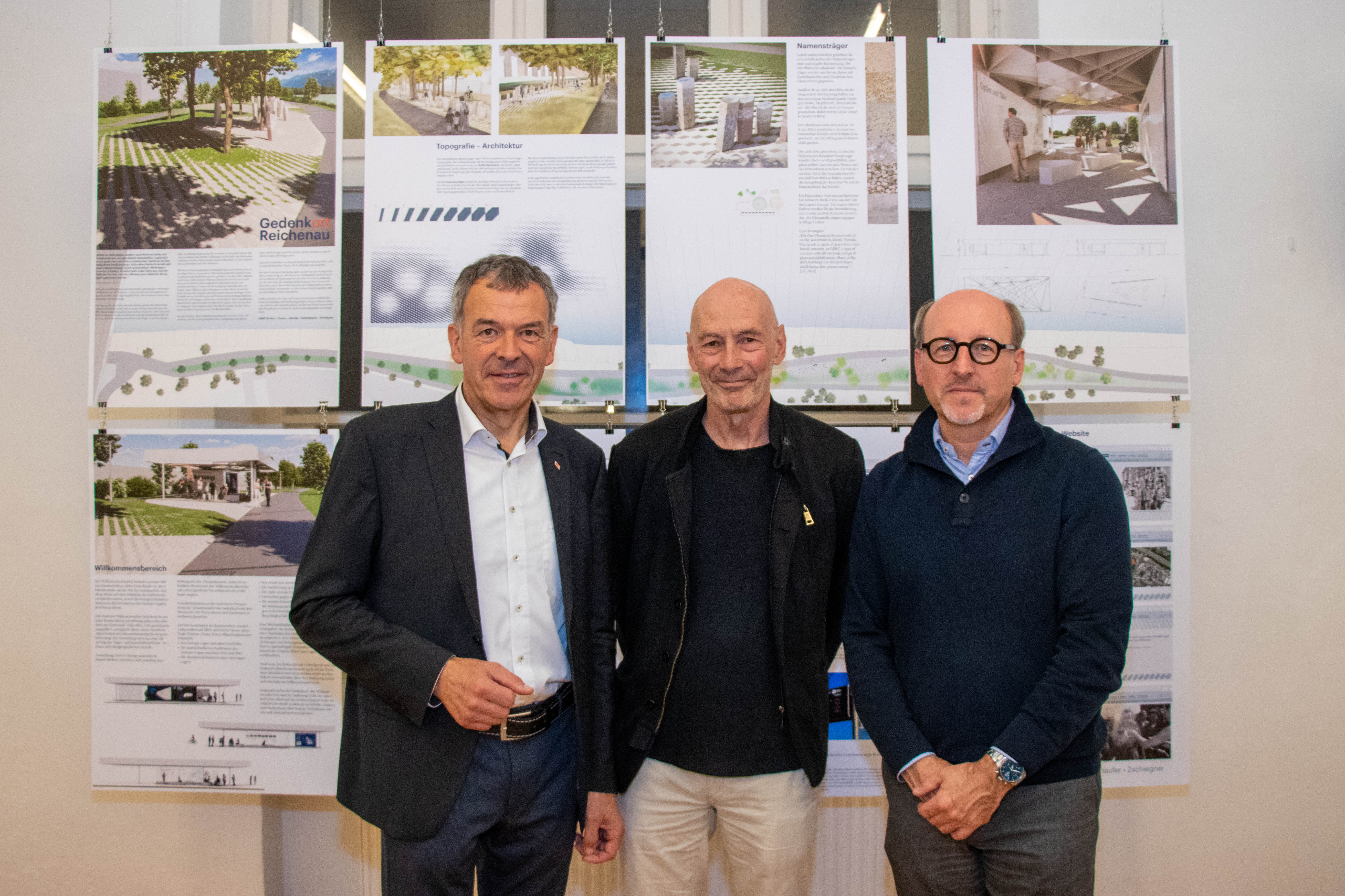 Vizebürgermeister Georg Willi, Jury-Vorsitzender Roland Gnaiger und Kurt Höretzeder (WEI SRAUM) sprachen bei der Ausstellungseröffnung.