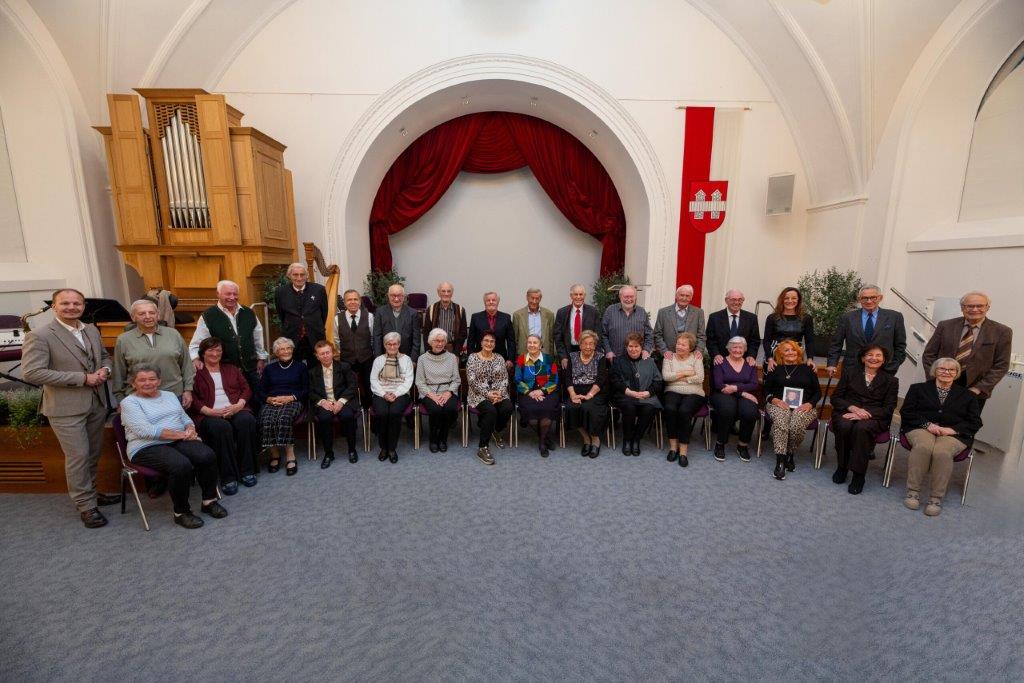 14 Diamantene und 11 Goldene Hochzeitspaare begrüßte Bürgermeister Johannes Anzengruber am 20. November im Ursulinensaal. Die Jubelpaare, die sich in den Jahren 1964 bzw. 1974 das Ja-Wort gegeben haben, genossen den Nachmittag in gemütlicher Runde.