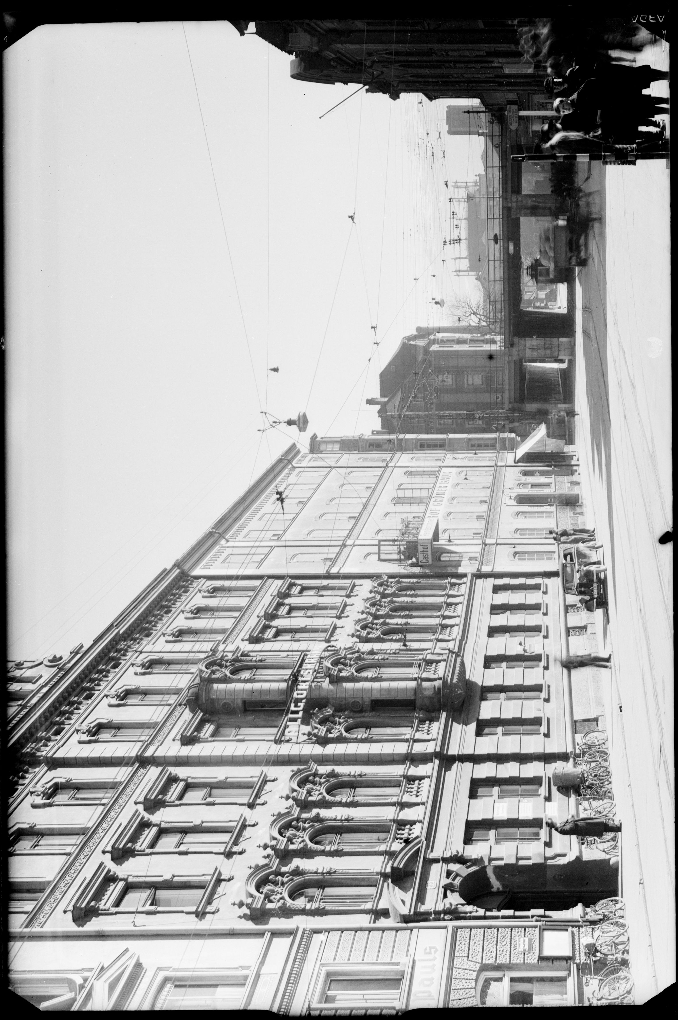 Gasthof Grüner Baum um 1920. Hier ereignete sich die Entgleisung der Tramlinie 1.
