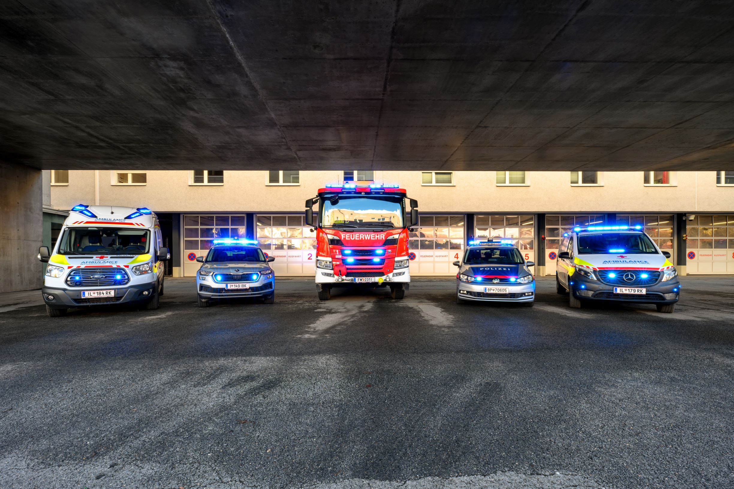 Zahlreiche Einsatzkräfte sorgen über das ganze Jahr täglich für Sicherheit im Innsbrucker Stadtgebiet. Die gemeinsame Zusammenarbeit zwischen der städtischen Berufsfeuerwehr und Mobilen Überwachungsgruppe (MÜG), dem Roten Kreuz, der Polizei und den weiteren Einsatzorganisationen ist dabei essentiell.