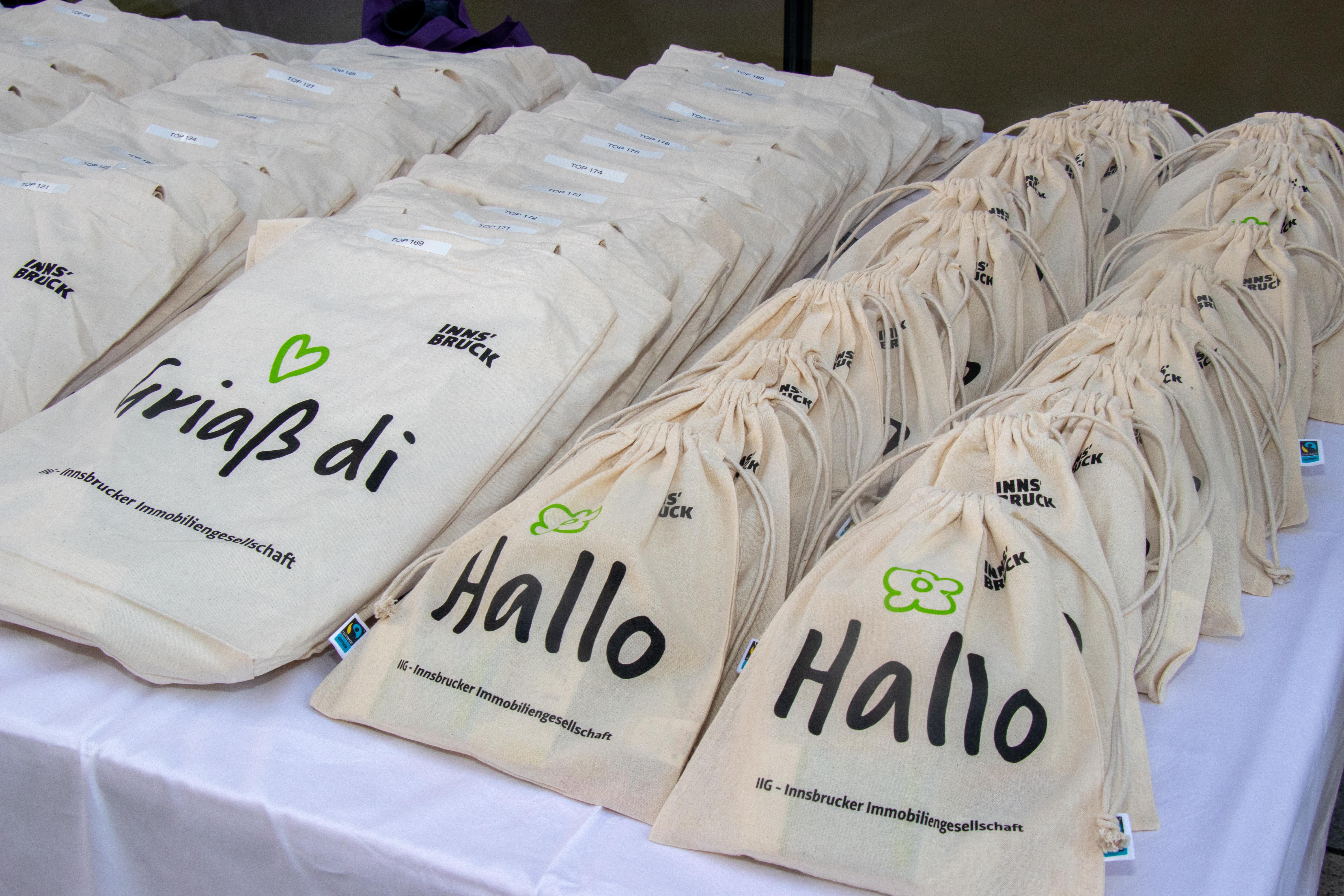 IIG-MieterInnen werden über Kommunikationsmittel und Broschüren direkt im Zuge der Einzugs- und Wohnbegleitung über das Leben in ihrer neuen IIG-Wohnung informiert.