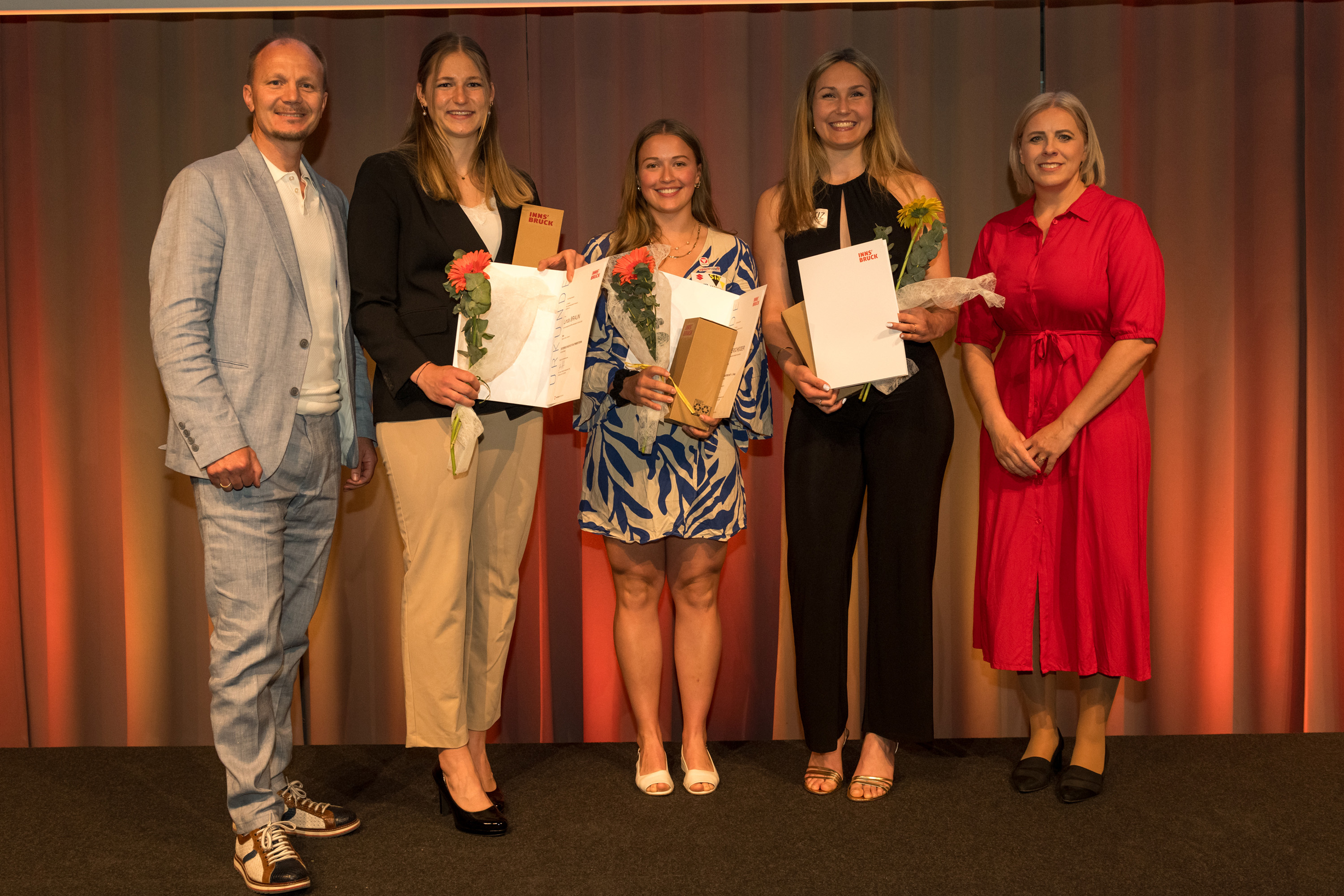 Auch der heimische Bob- und Skeletonsport war im Jahr 2024 erfolgreich. Im Bild (von links): Linda Braun, Annia Unterscheider und Lea Haslwanter.