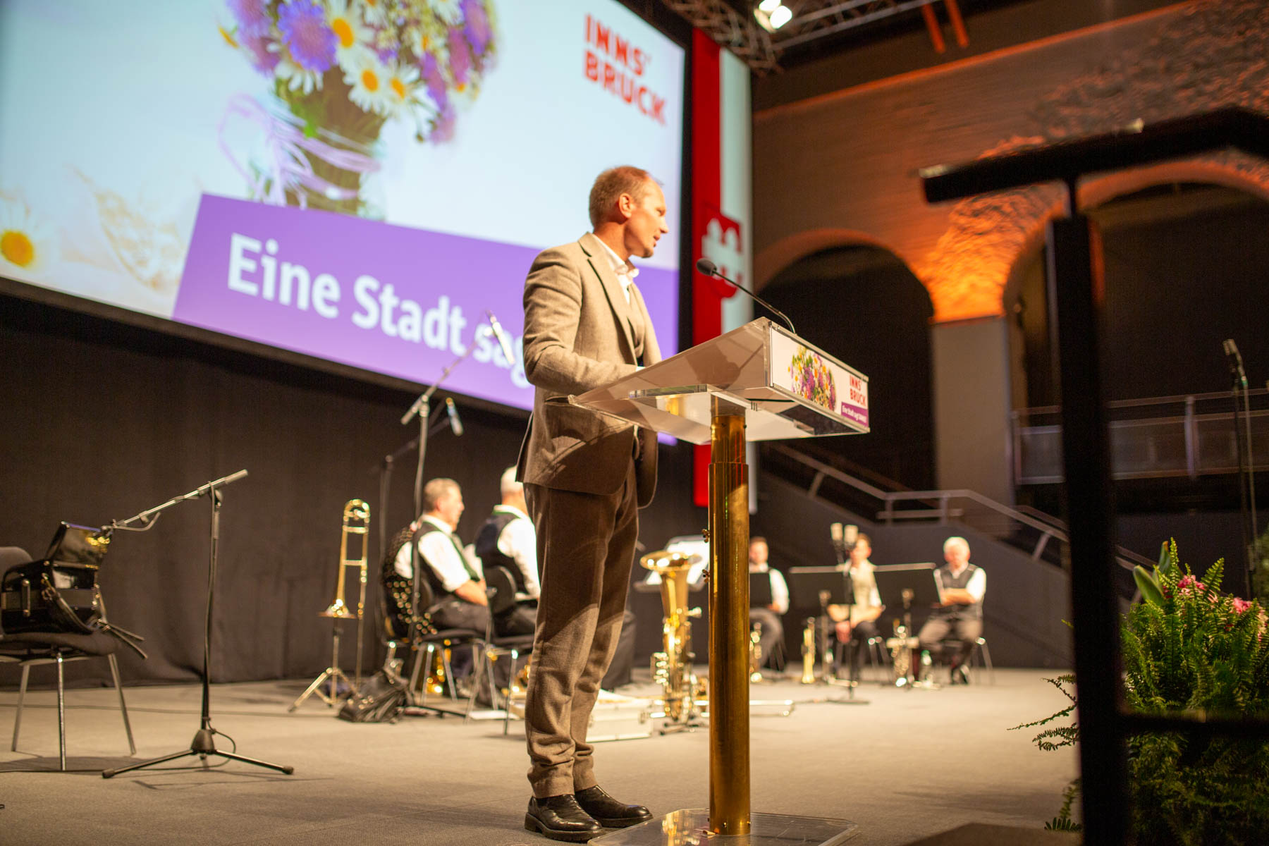 Bürgermeister Johannes Anzengruber sagte „Danke“ im Namen der Stadt Innsbruck.